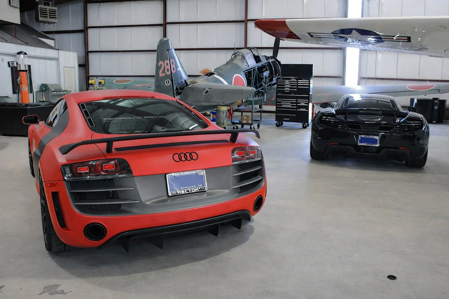 Matte Red R8 - 05.jpg