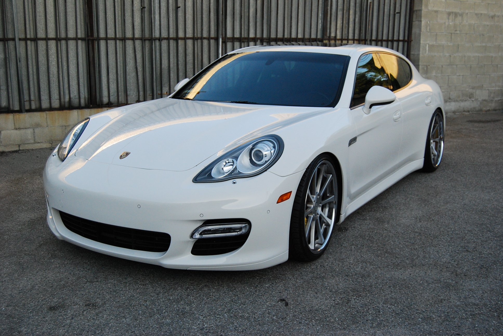 Porsche Panamera 6.JPG