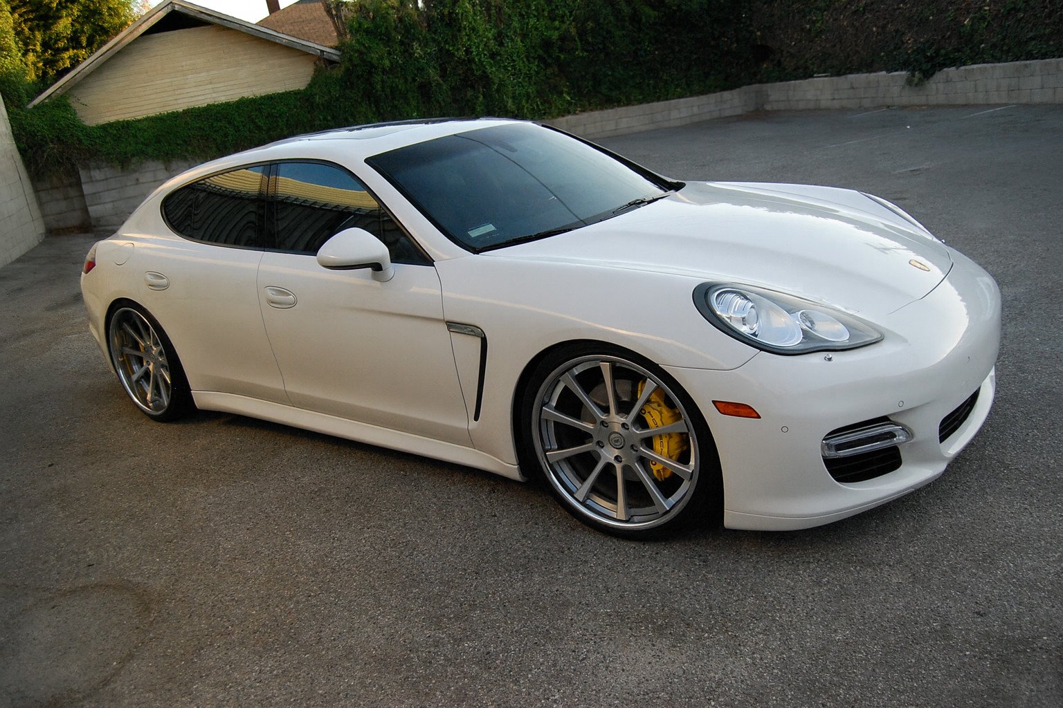 Porsche Panamera 5.jpg