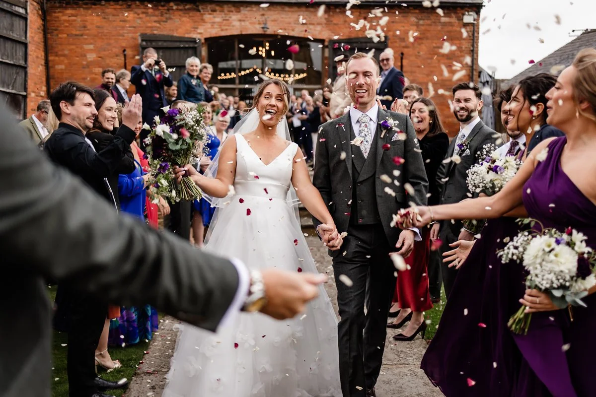 What’s Included in Wedding Photography Packages? (And What to Actually Look For)