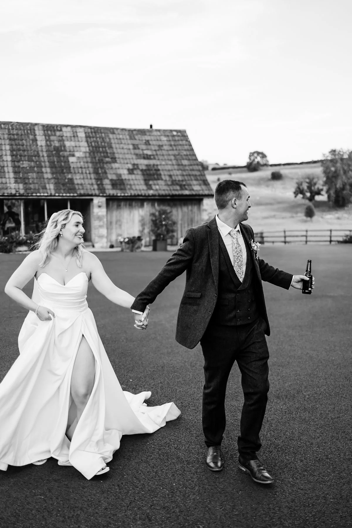 RELAXED CORSWOLD WEDDING PHOTOGRAPHER-13.JPG