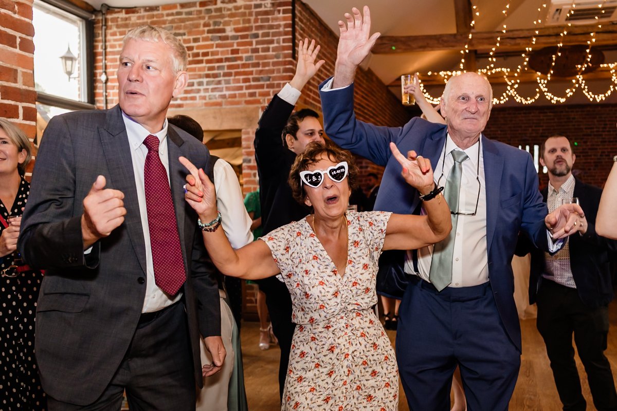 RELAXED CORSWOLD WEDDING PHOTOGRAPHER-33.JPG