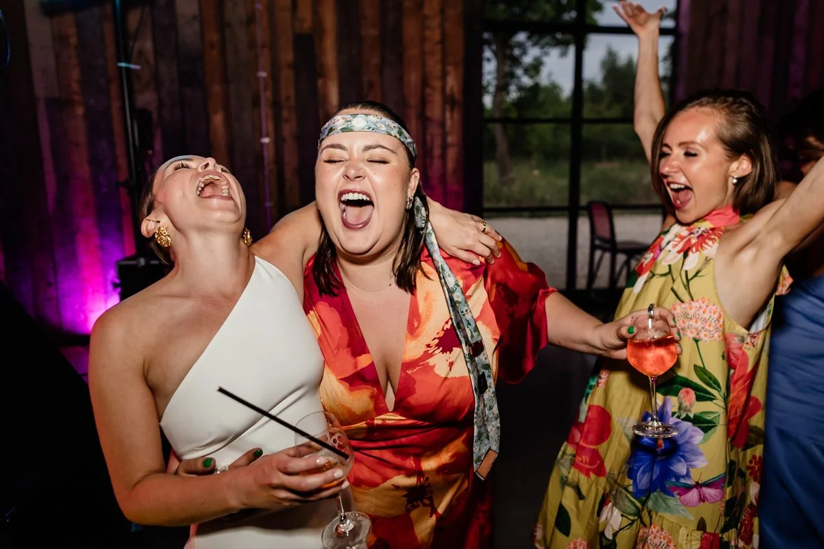 RELAXED CORSWOLD WEDDING PHOTOGRAPHER-34.JPG