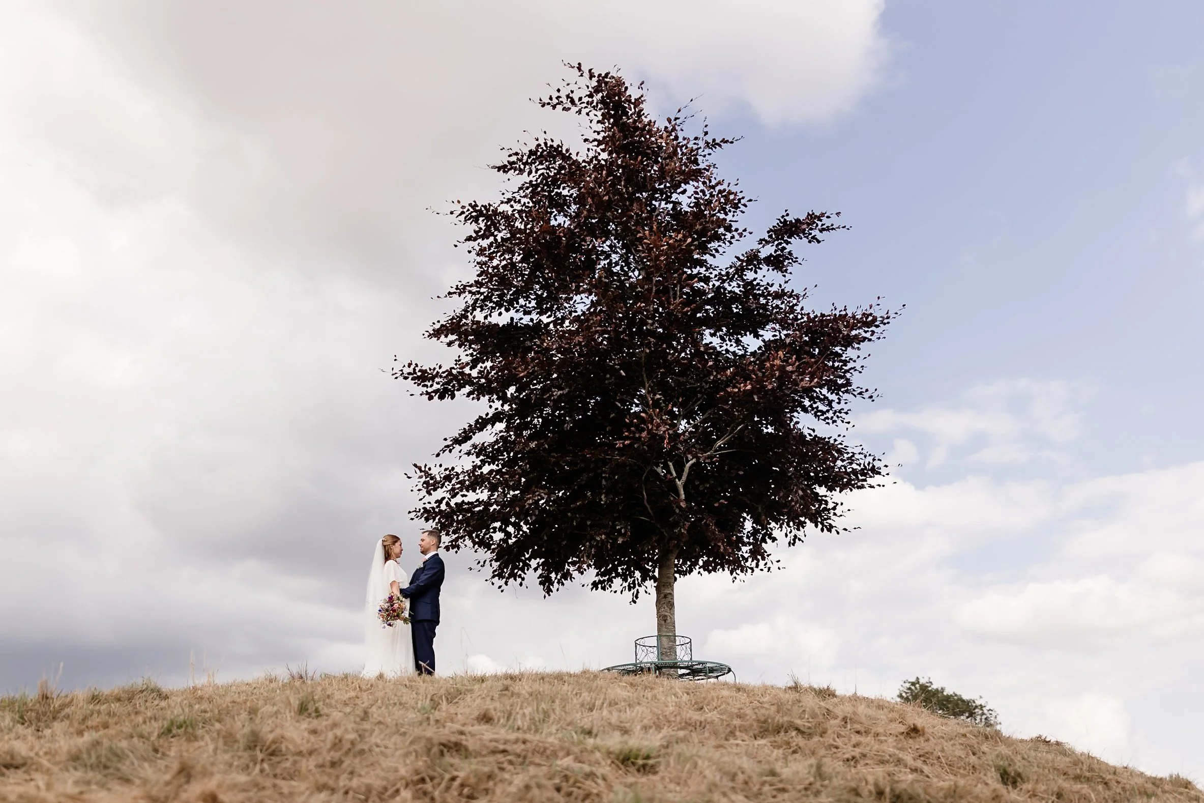 KINGSCOTE BARN WEDDING PHOTOGRAPHER-5.JPG
