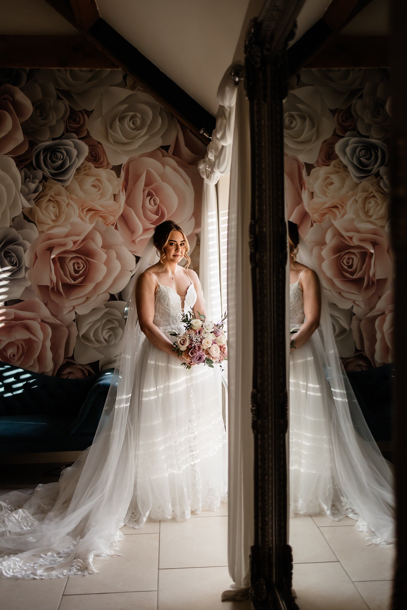 KINGSCOTE BARN WEDDING PHOTOGRAPHER-3.JPG