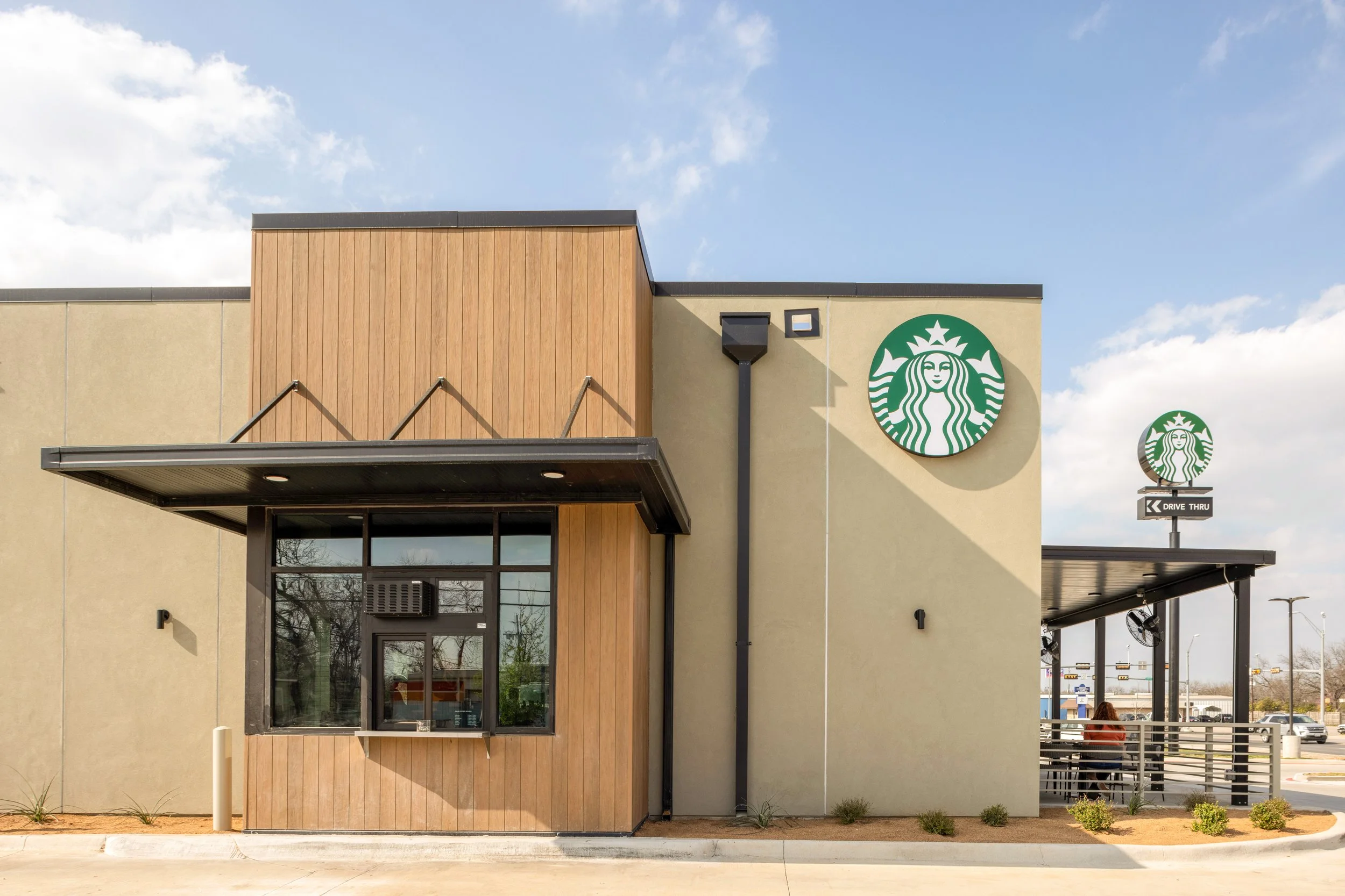 SBUX_Lampasas_drivethru_2.jpg