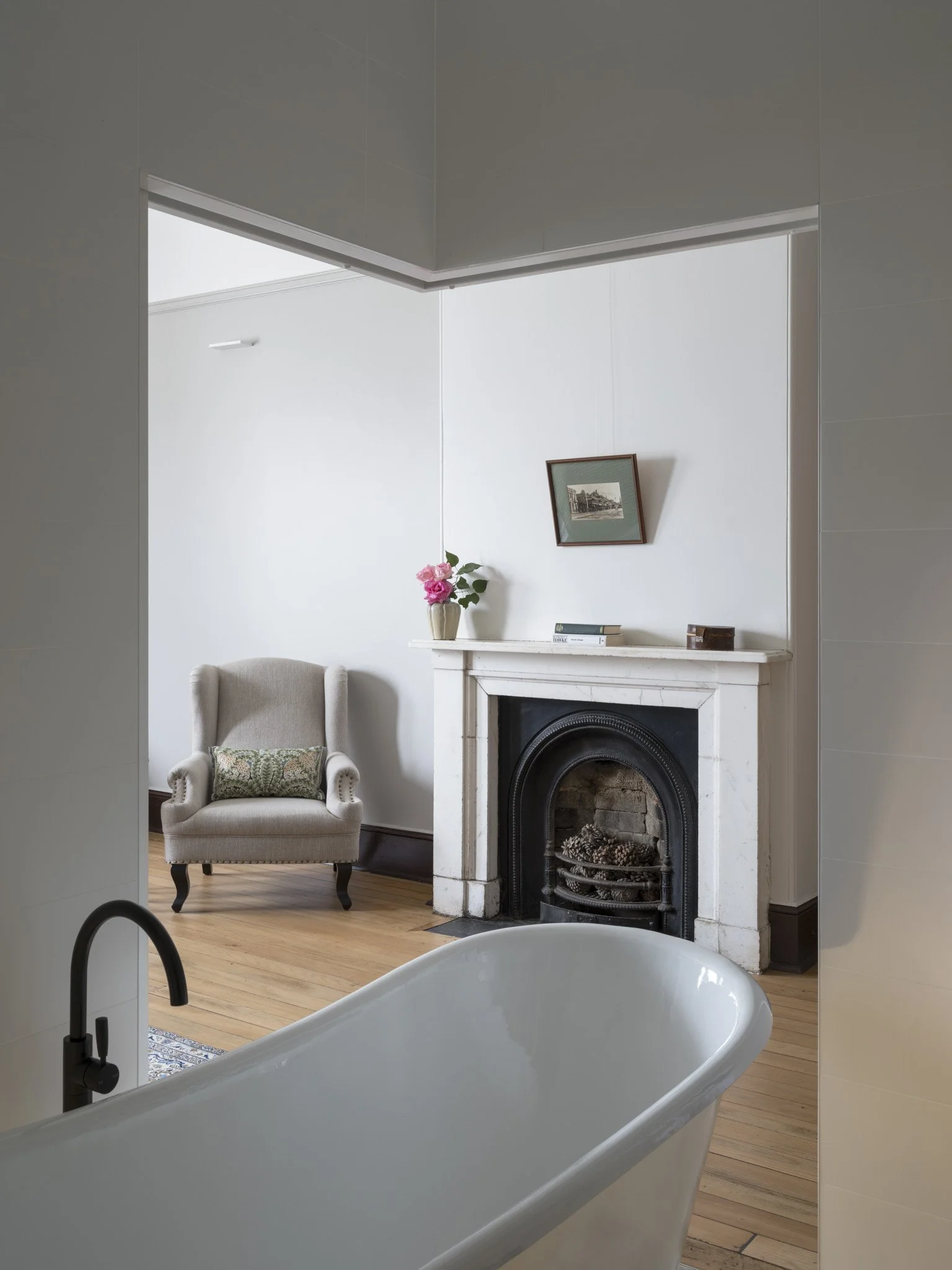 Chifley Suite bath tub