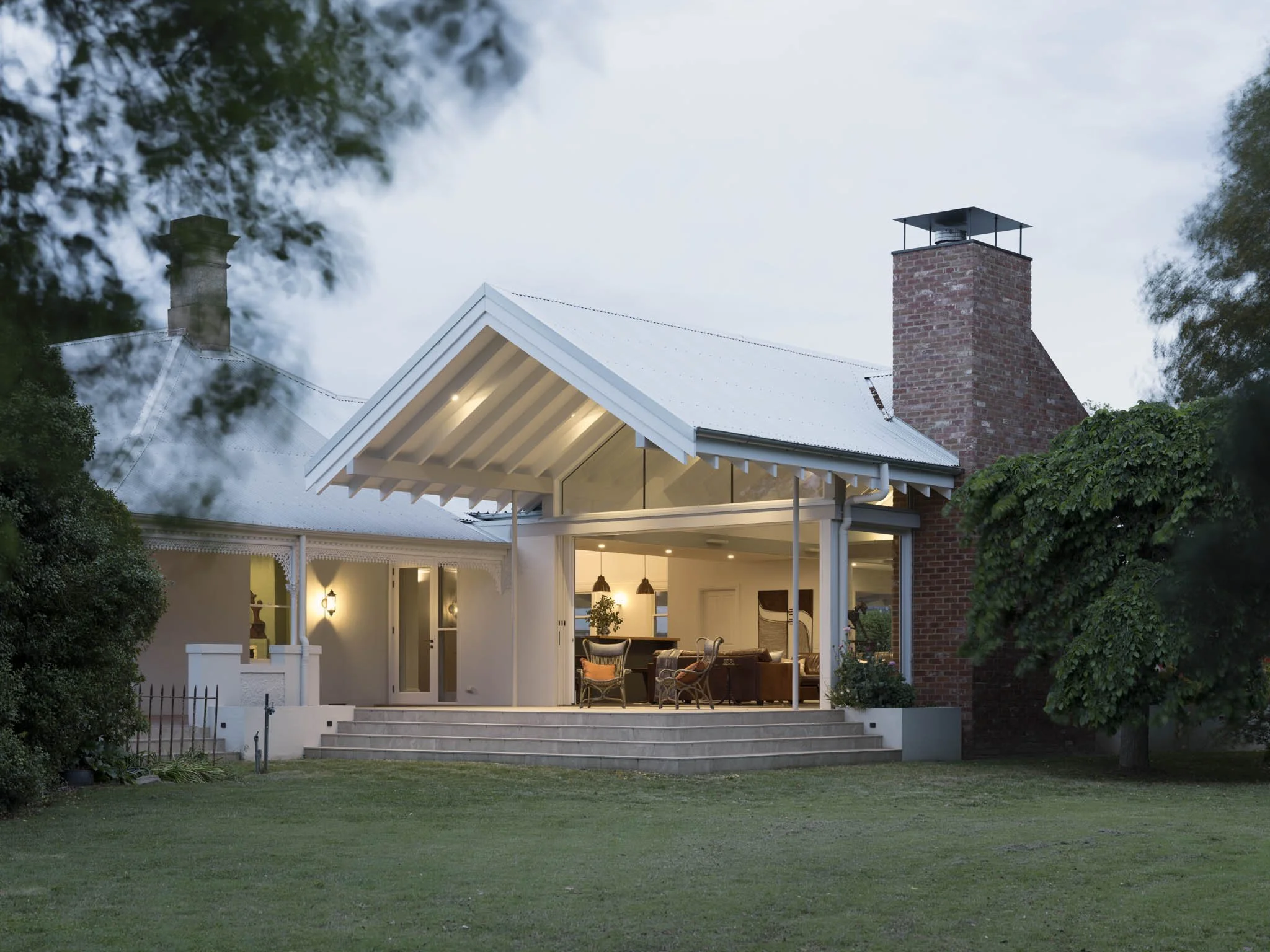 Front of pavilion at Littlebourne House Bathurst