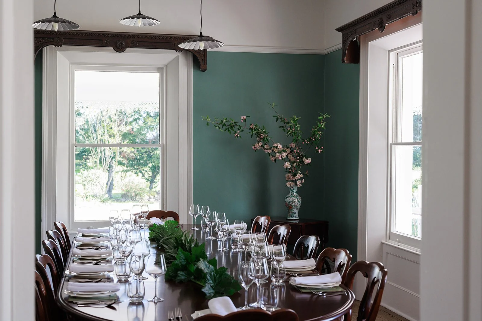 Formal dining room at Littlebourne House Bathurst
