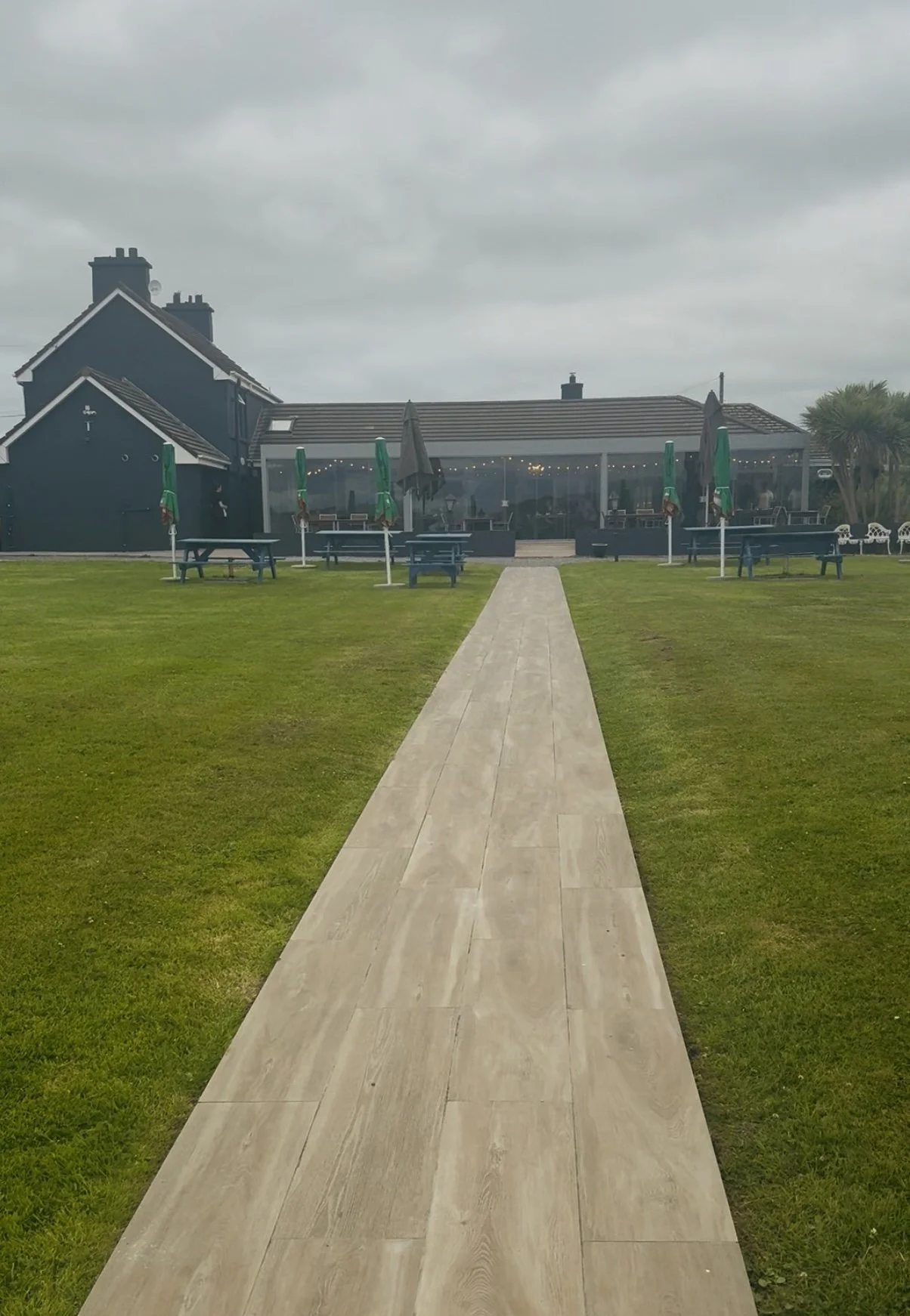 Family Dinner at The Tankard: Family, Seafood & UNO on the Water in Tralee