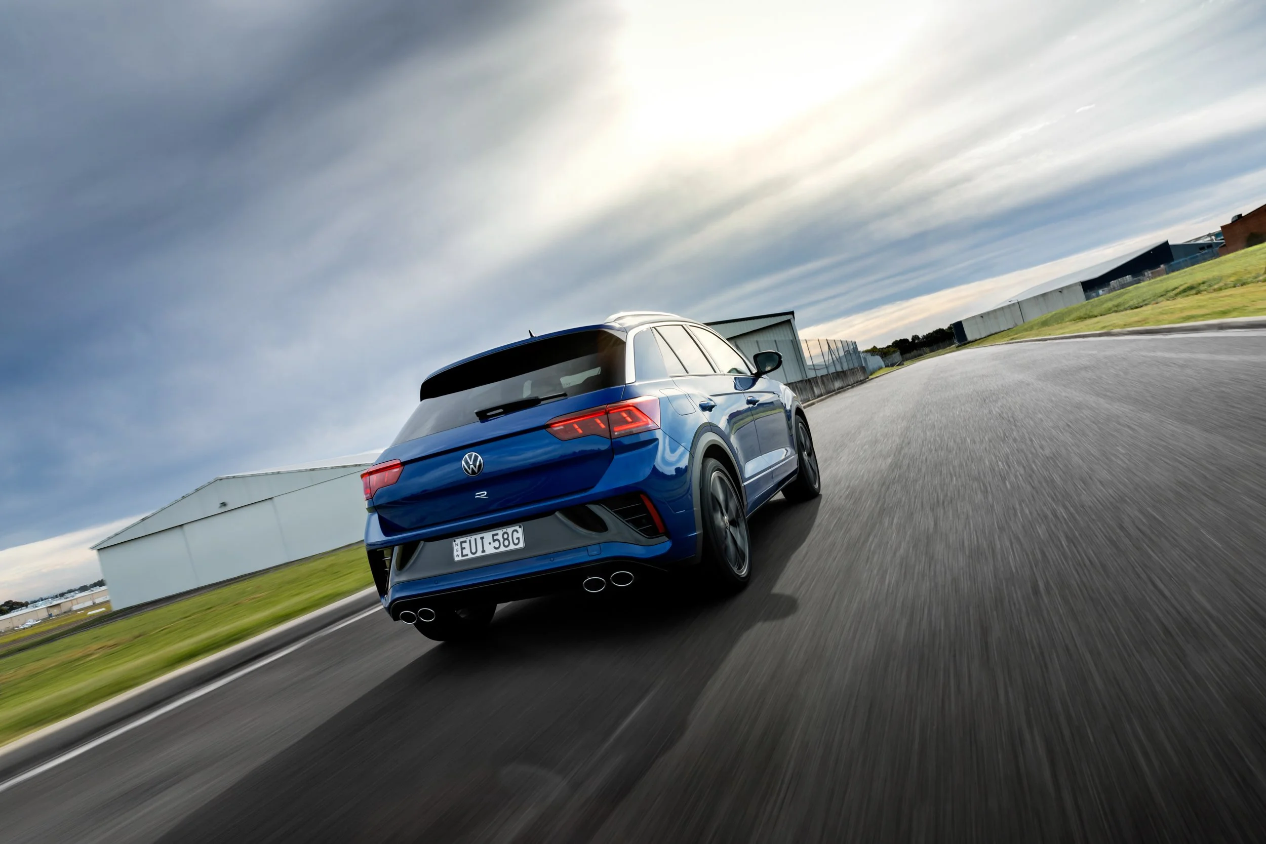 T-ROC R 6756 REAR DRIVING FINAL RGB_.jpg