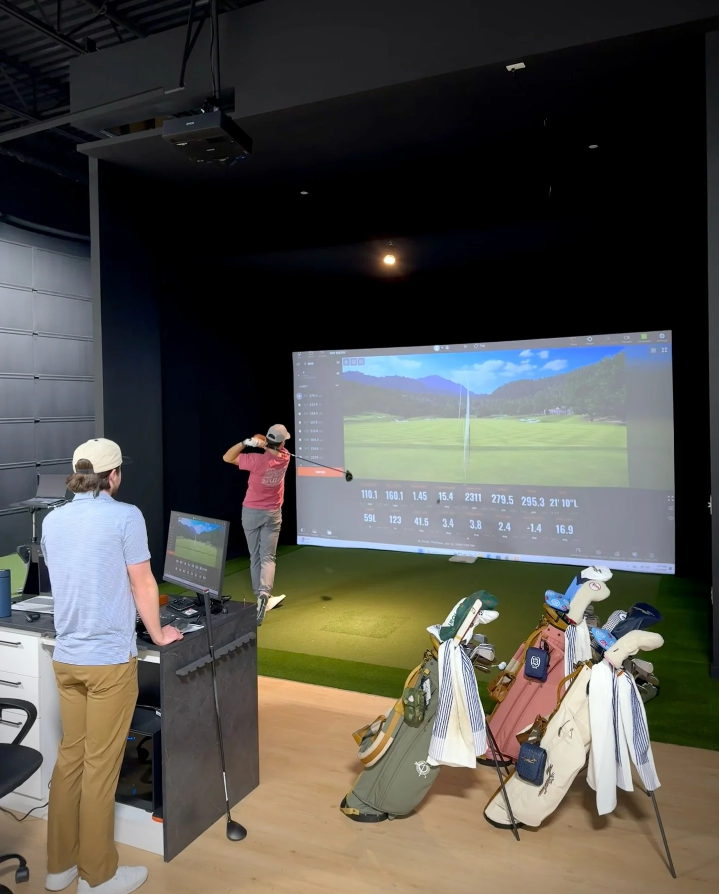 We are already testing the new 2026 drivers. First up the TaylorMade Qi4D #tdgolfstudio #taylormadegolf #qi4d #customgolfclubs #whyilovethisgame