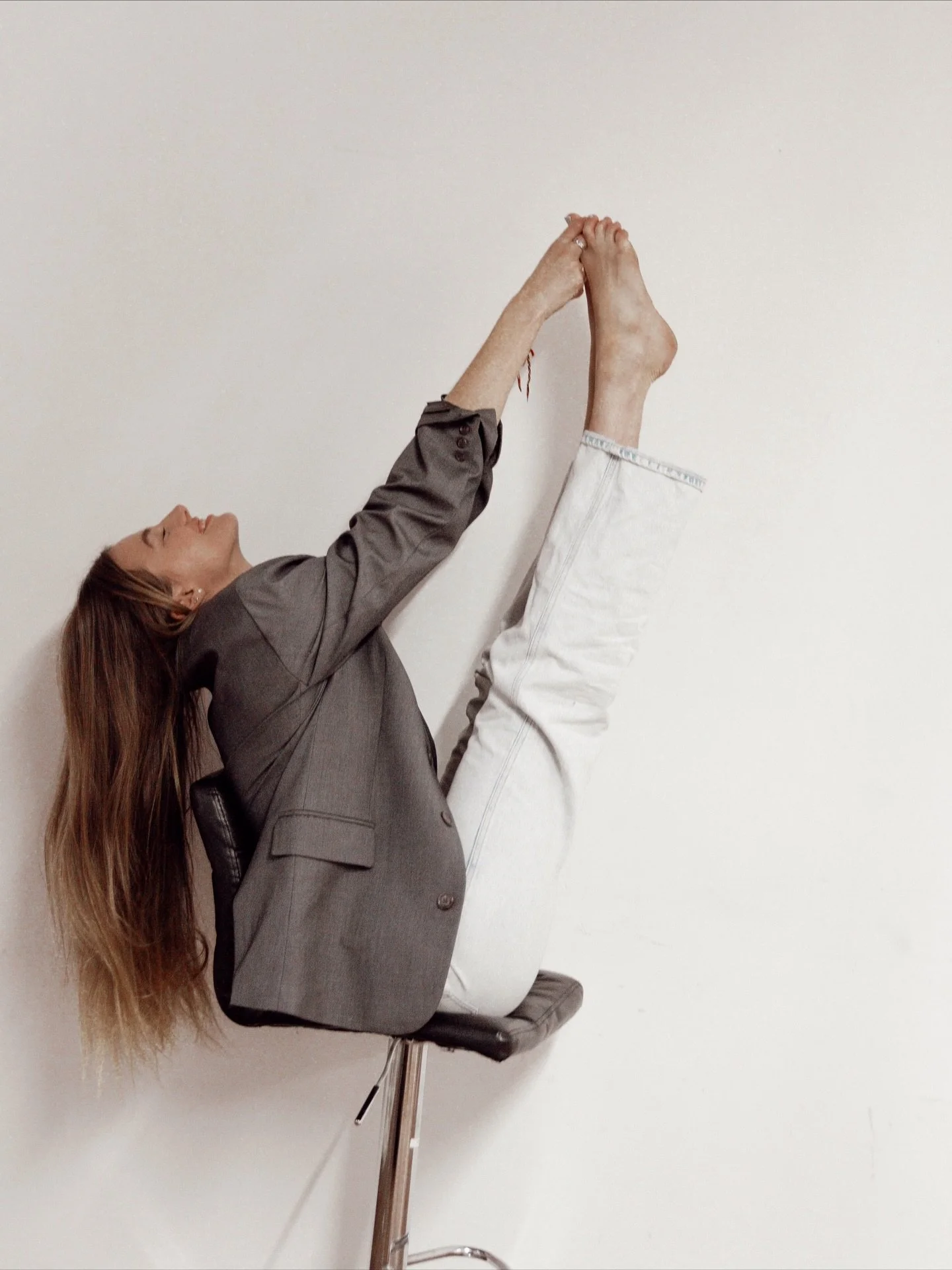 In 2021, I started meditating with Buddhist senseis and left the corporate world.

The blazer felt correct.

FULL CIRCLE BABY!!!

Things are not as separate as they seem. ;)

You do not need to leave your job to change your life.
You just have to wak