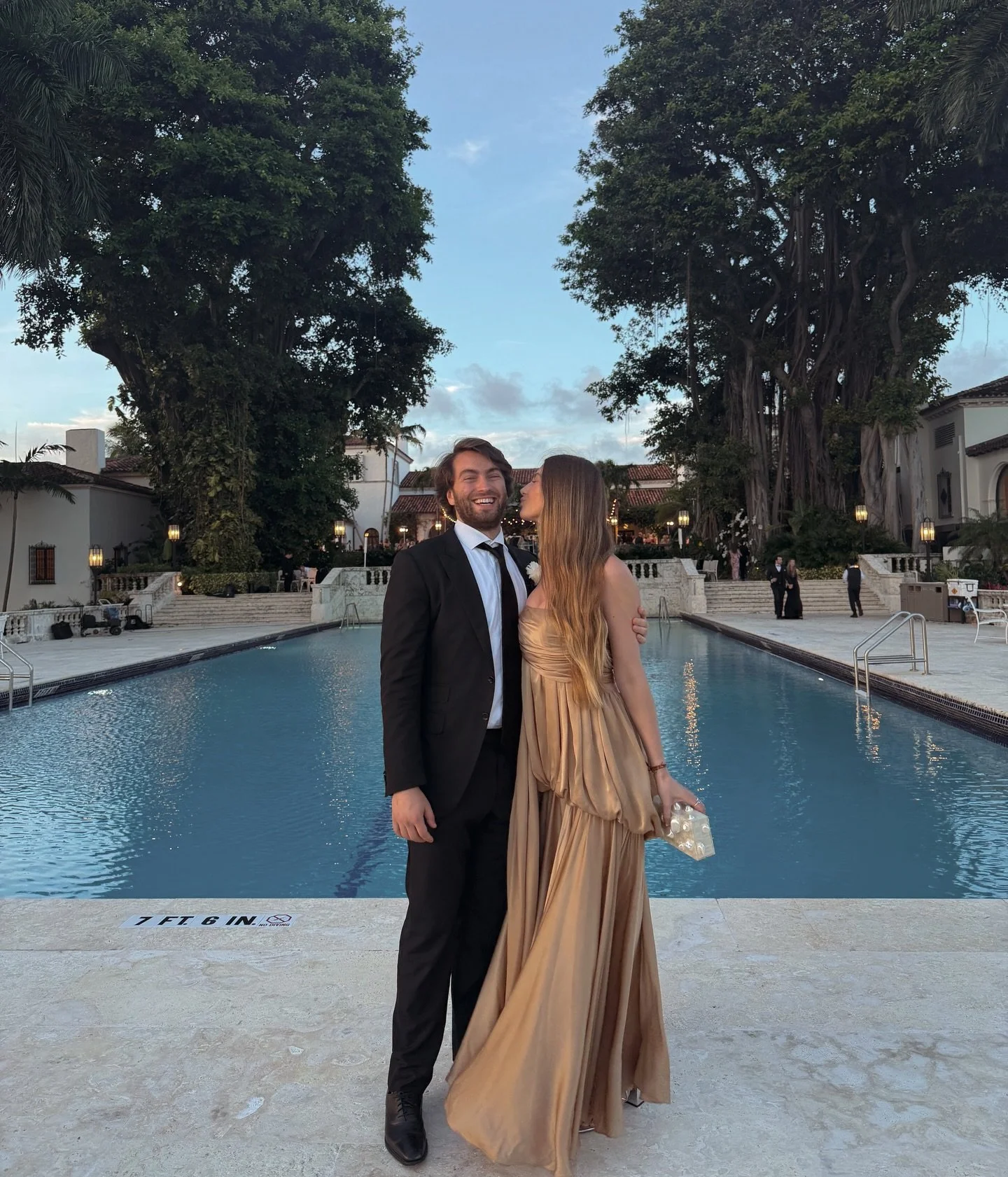 danced with my man and went inside a banyan tree (in my princess dress) 

congratulations @davemendelson @the_emily.anne !!! 🤍