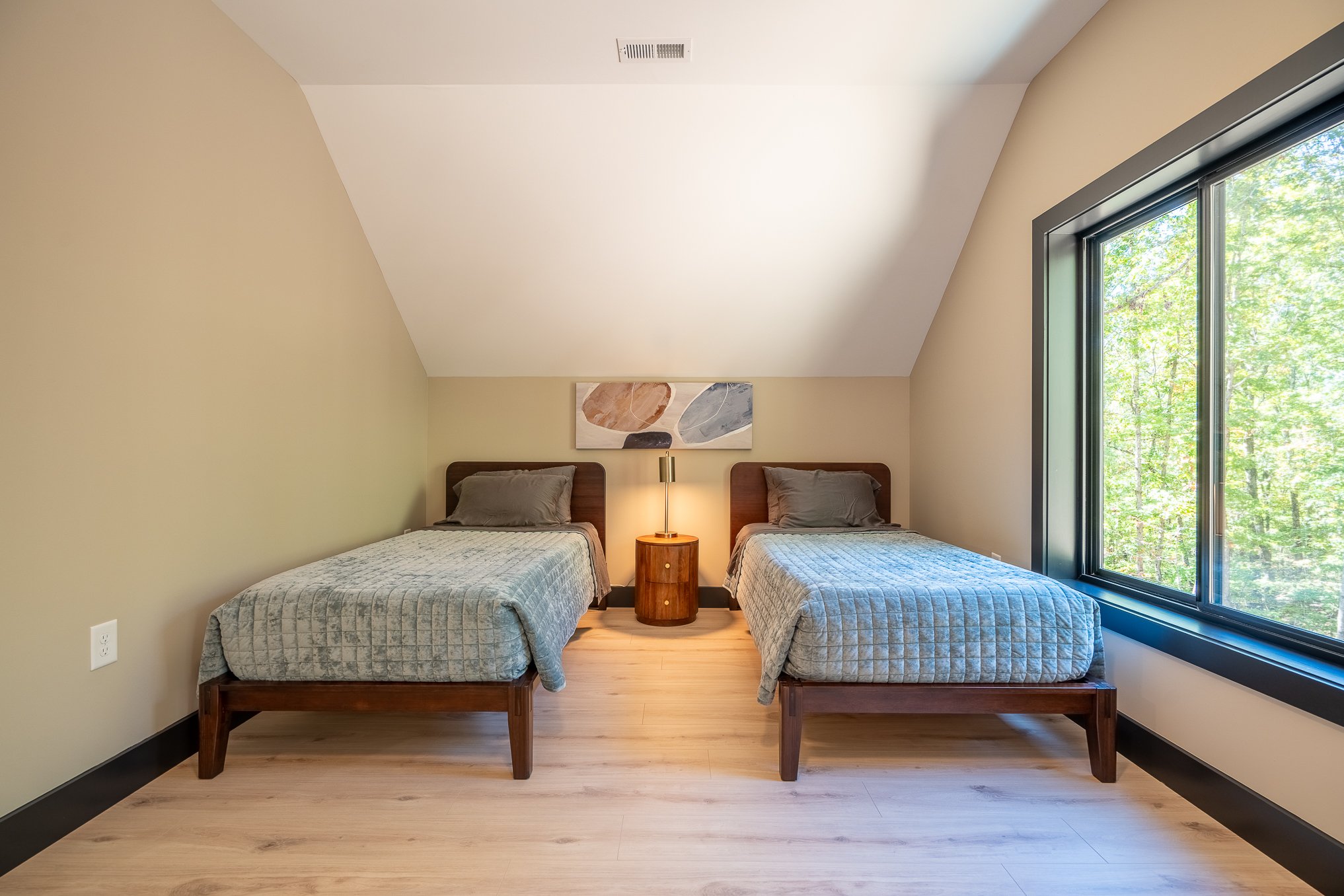 DEF07204-HDR.jpg