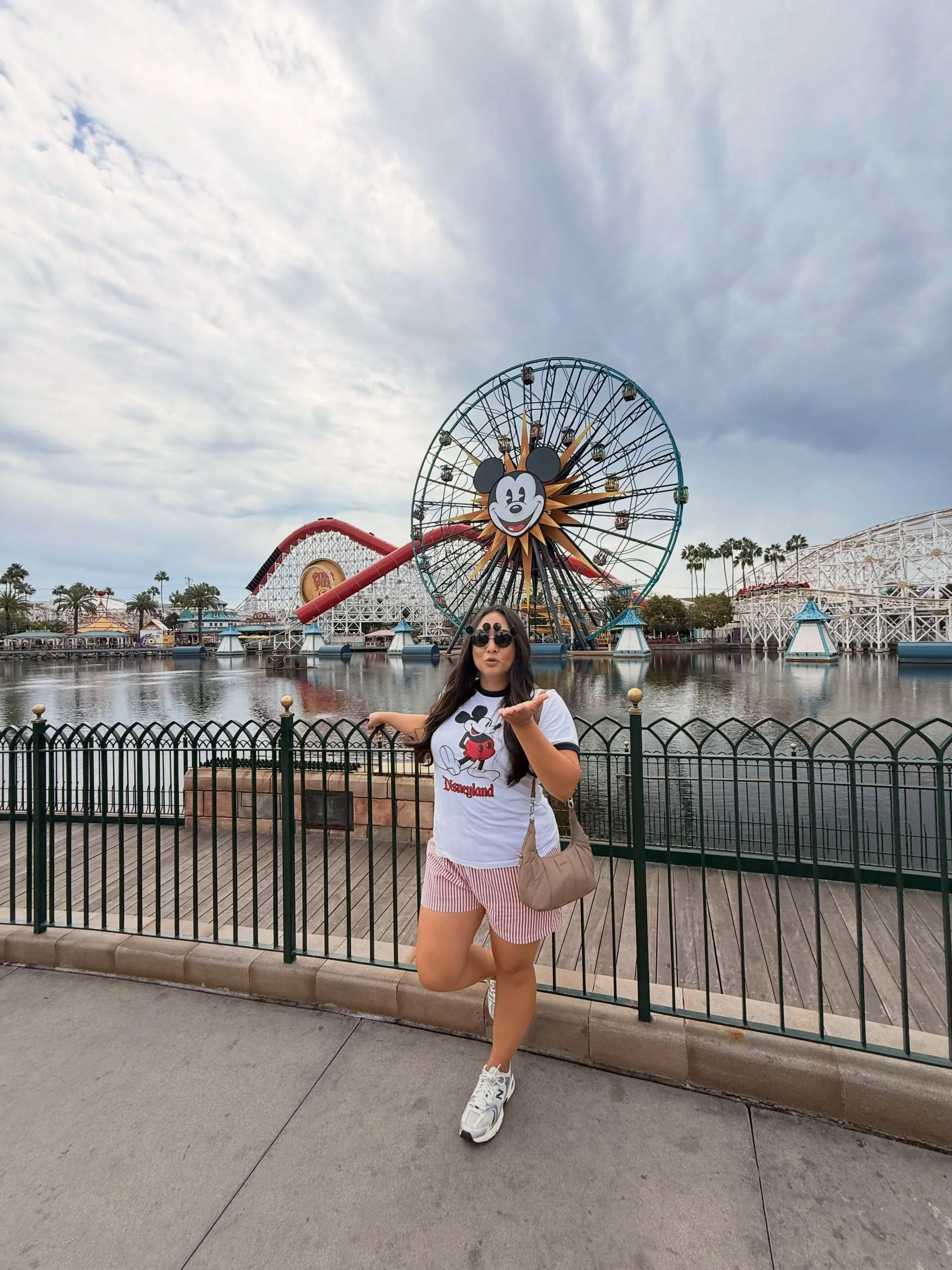 Singing &ldquo;Nothing can stop us now&rdquo; 500 times and 30K Steps 

🐭🏰❤️🫧🎞️

#disneyadult #disneyland #disneymom #disneyland #disneypic