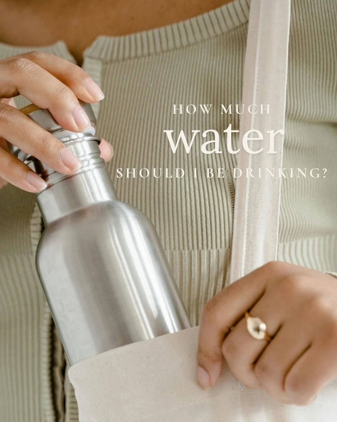 Here is a quick calculation you can do to know how much water YOU need to aim for!👇

Take you body weight and divide it by 2 ➡️That's the amount of water you need in ounces per day. 

Ex: 150lbs/2=75oz of water a day💦

Of course, if you are doing m