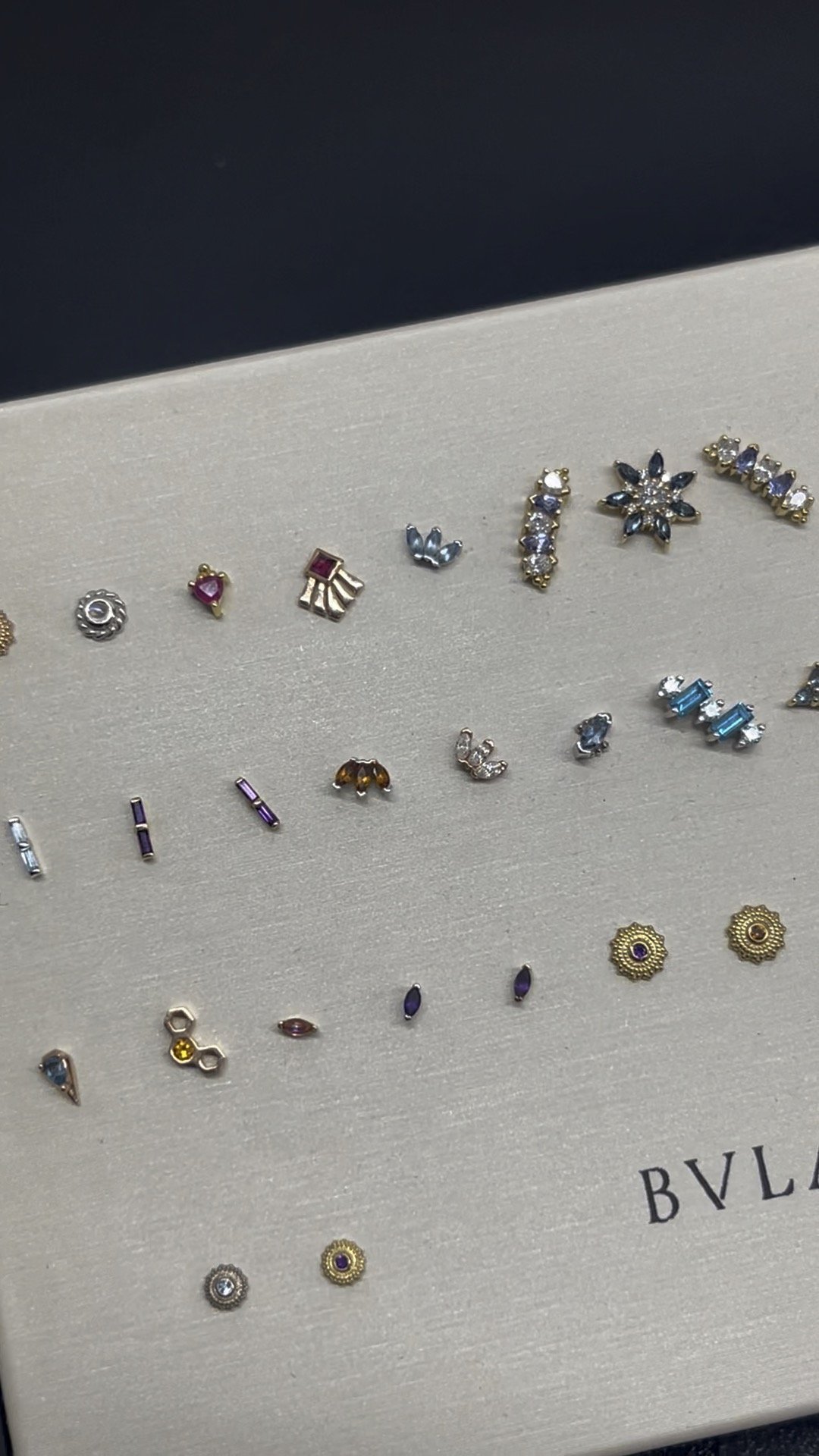 Studs or Hoops? How to Choose the Right Jewelry for Your New Piercing