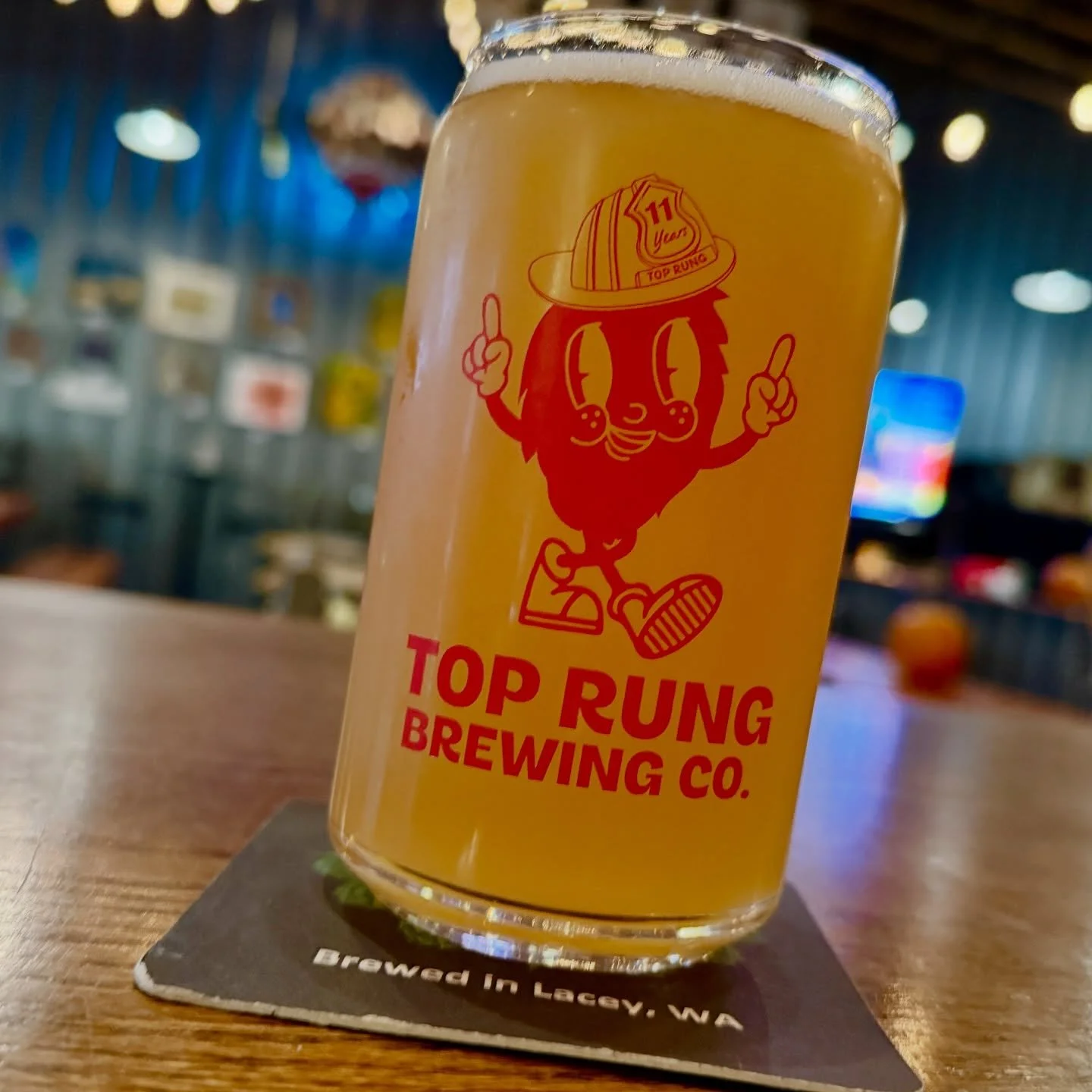 🚨Now Pouring: CHIEF HEFE! 🚨

Reporting for duty and ready to serve up some smooth, citrusy refreshment! Our new Chief Hefeweizen is light, hazy, and downright heroic &mdash; a crisp salute to sunny days and good company.

Grab a pint today and meet