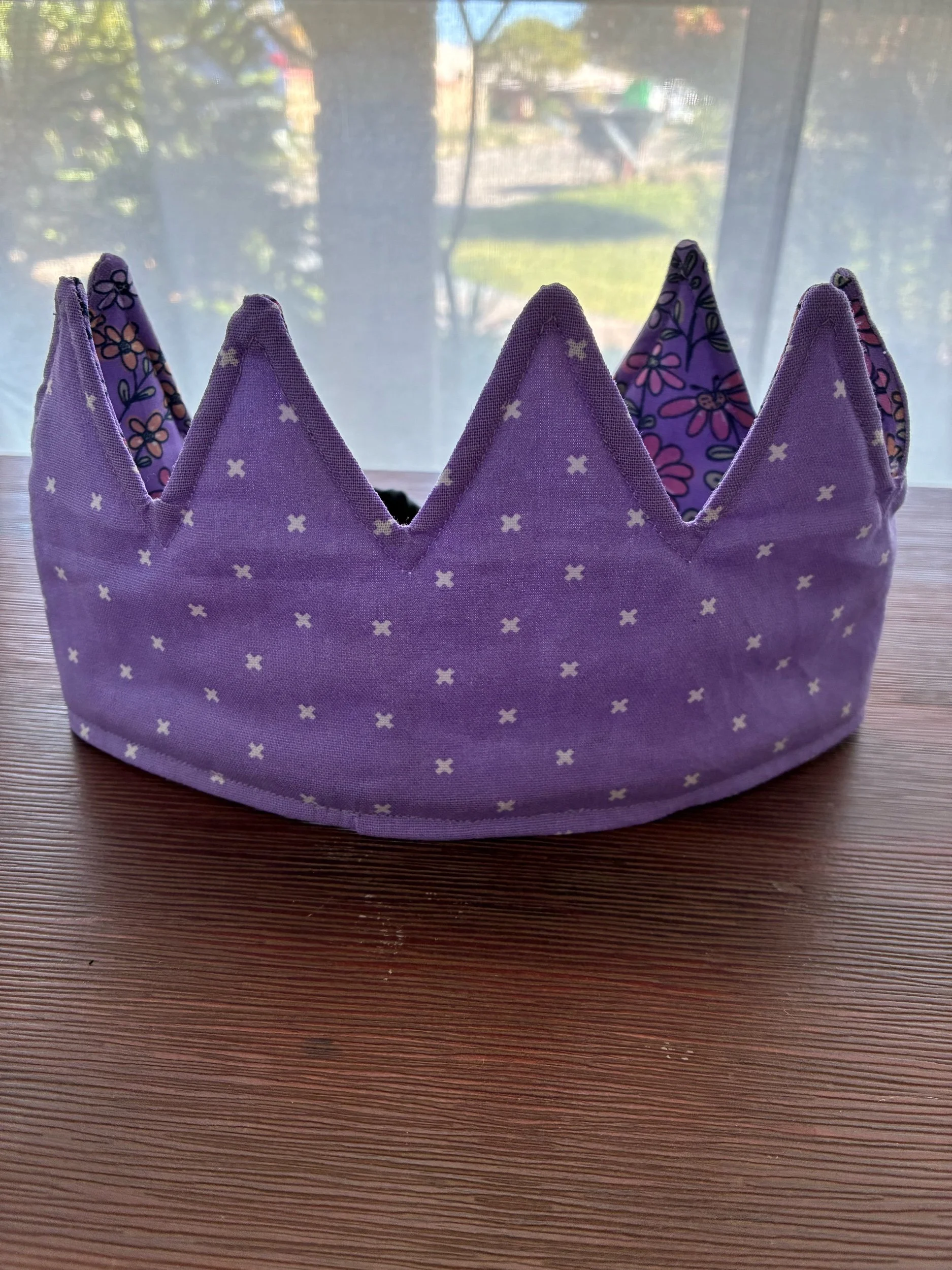 Reversible fabric crown