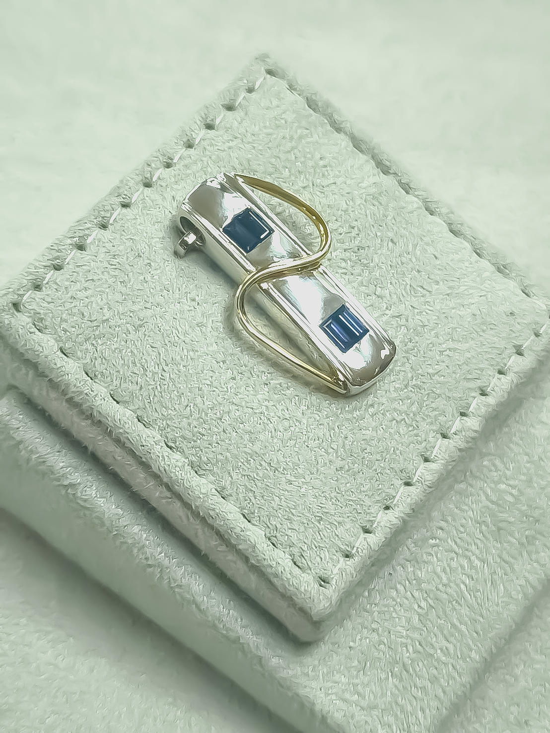 Azure Depths Sapphire pendant.png