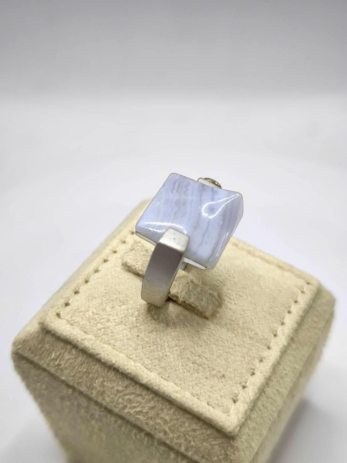 https://i.etsystatic.com/54695685/r/il/eba8f6/6528387292/il_fullxfull.6528387292_kbos.jpg
