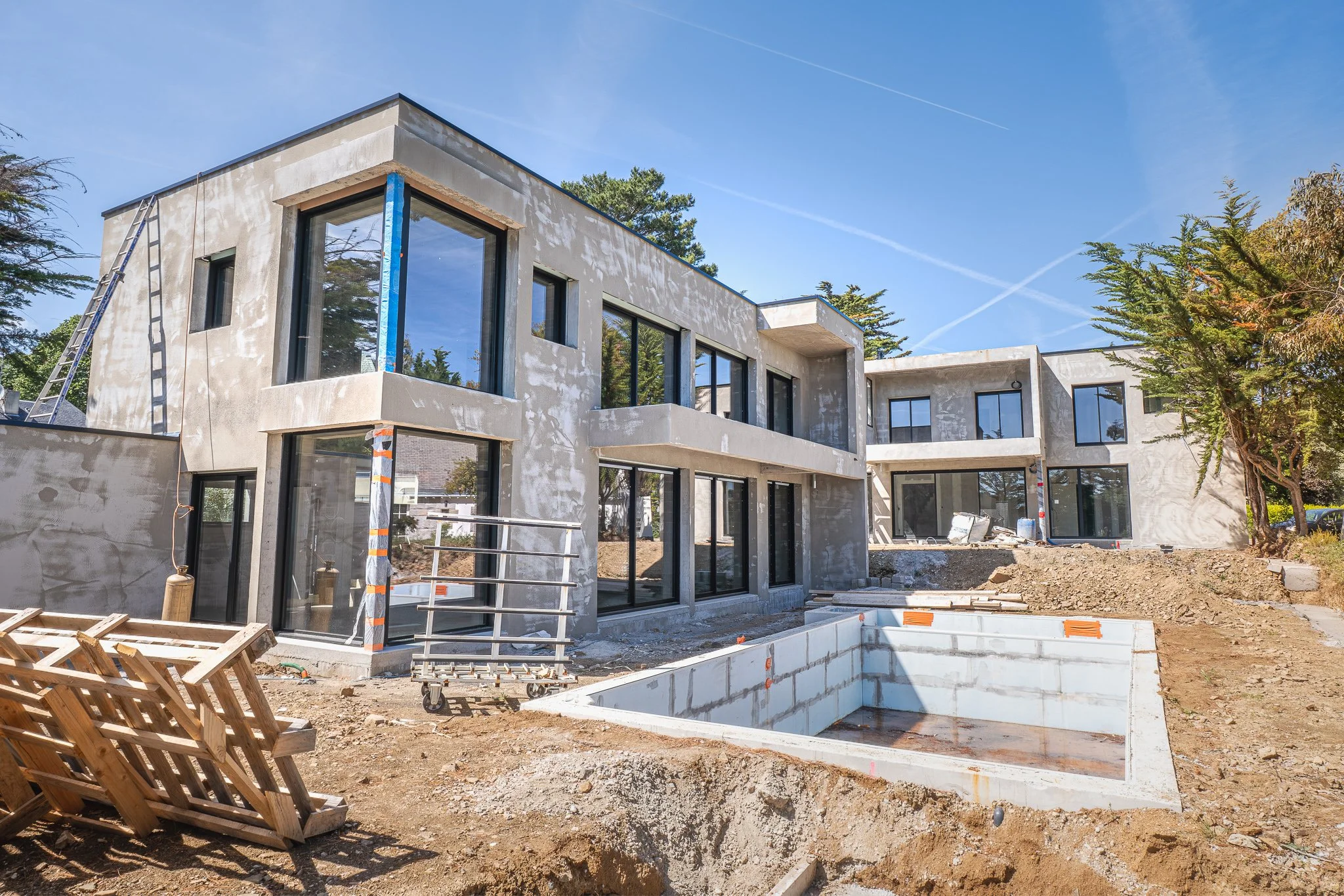Deux villas contemporaines en bord de mer