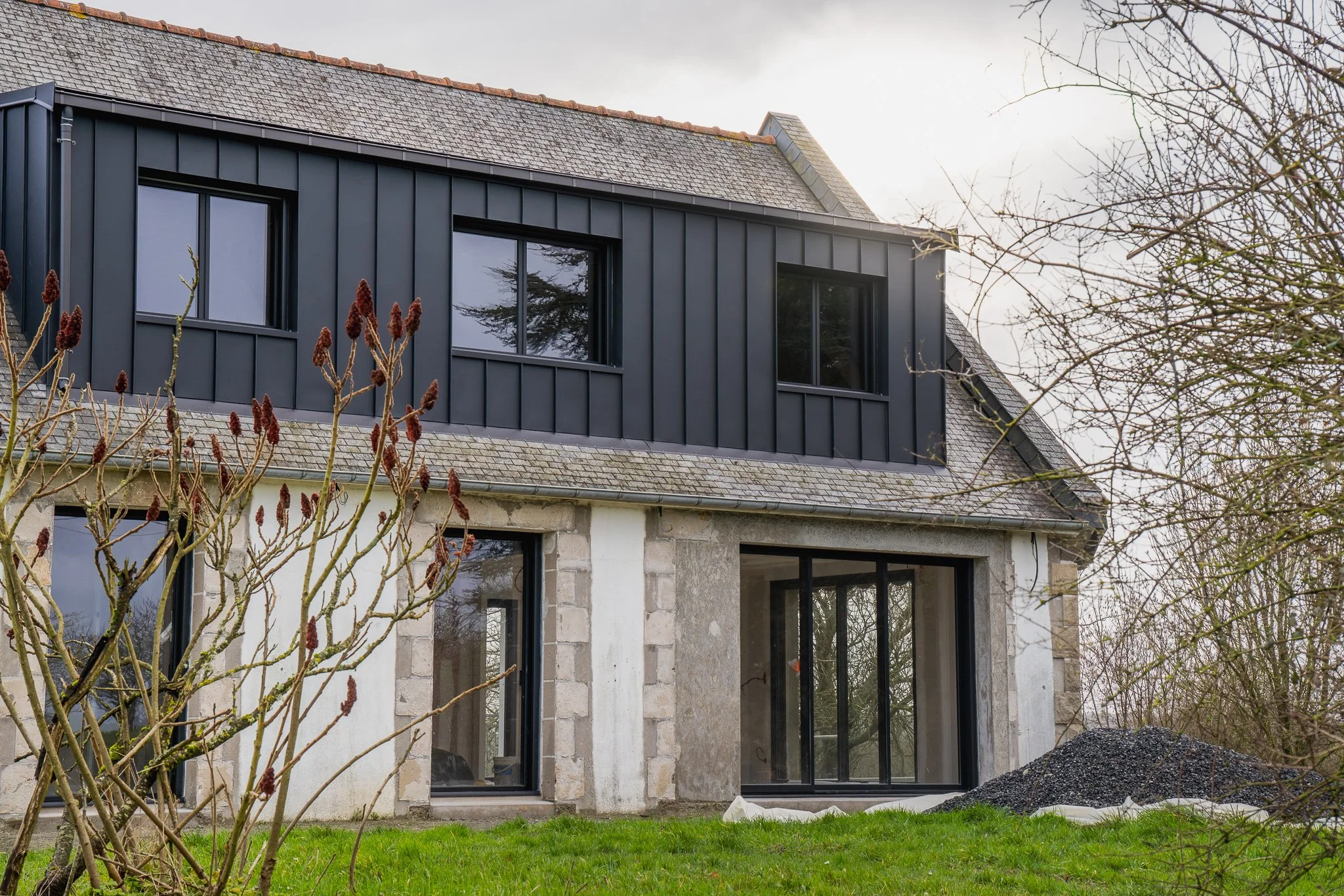 Une rénovation aux lignes affirmées