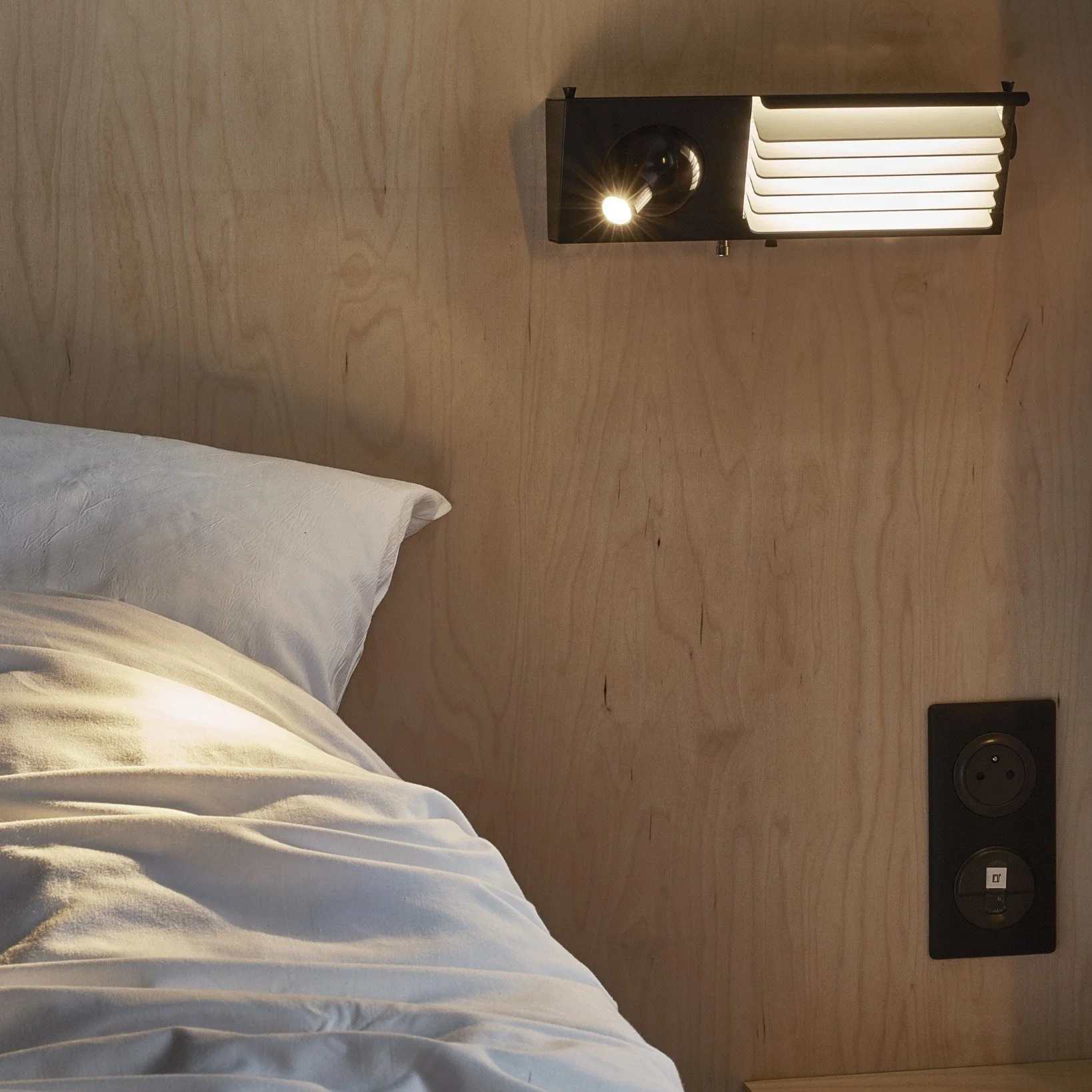 DCW - Biny Bedside