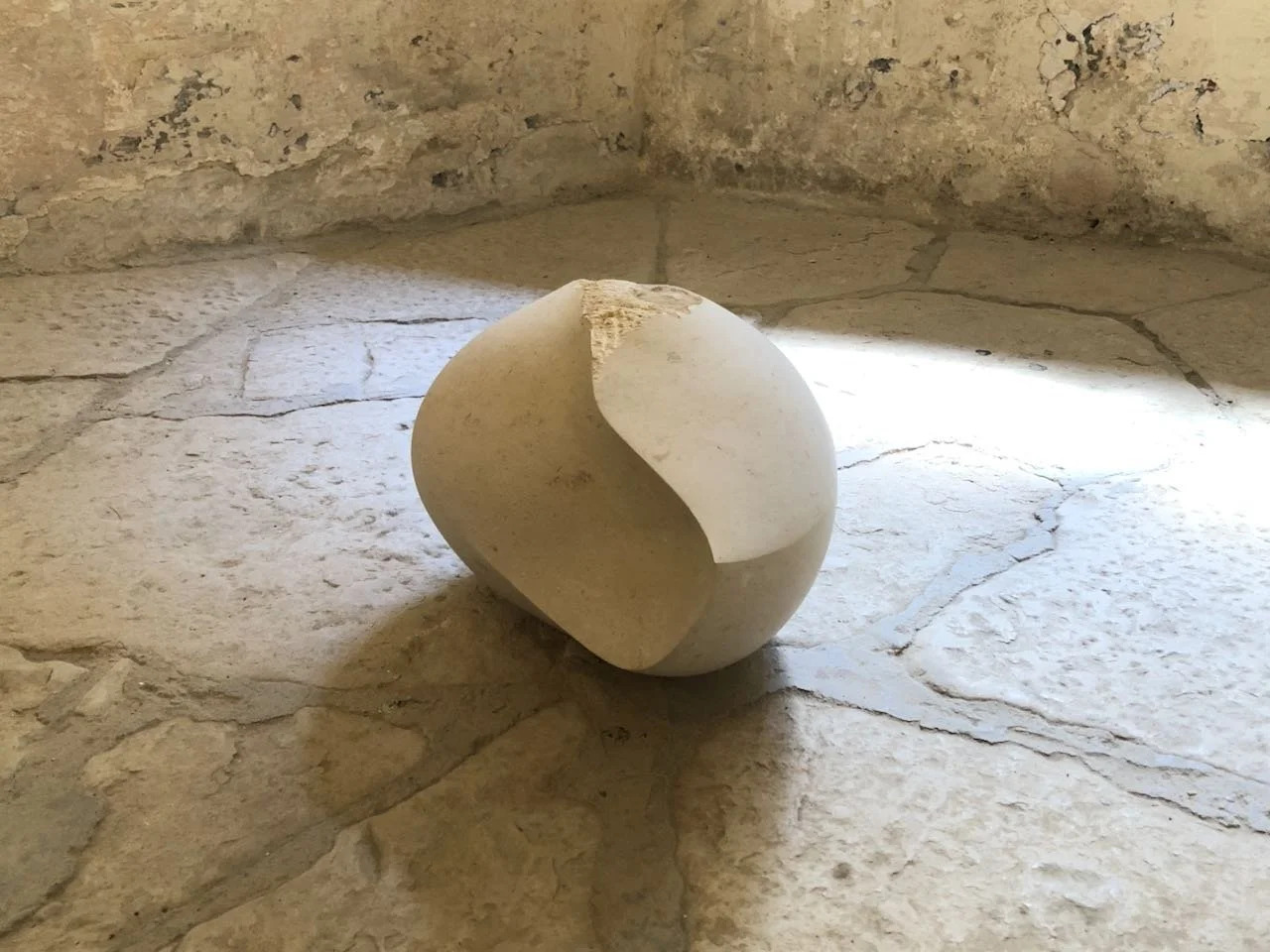 häuten_auf Steinboden.jpeg