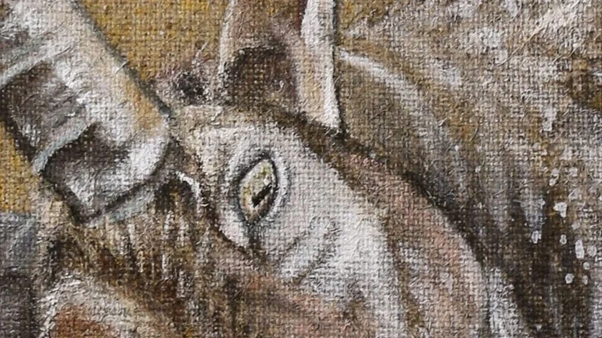 Gemälde eines katzenähnlichen Tieres mit gelben Augen, realistischer Stil, detailreiche Textur.