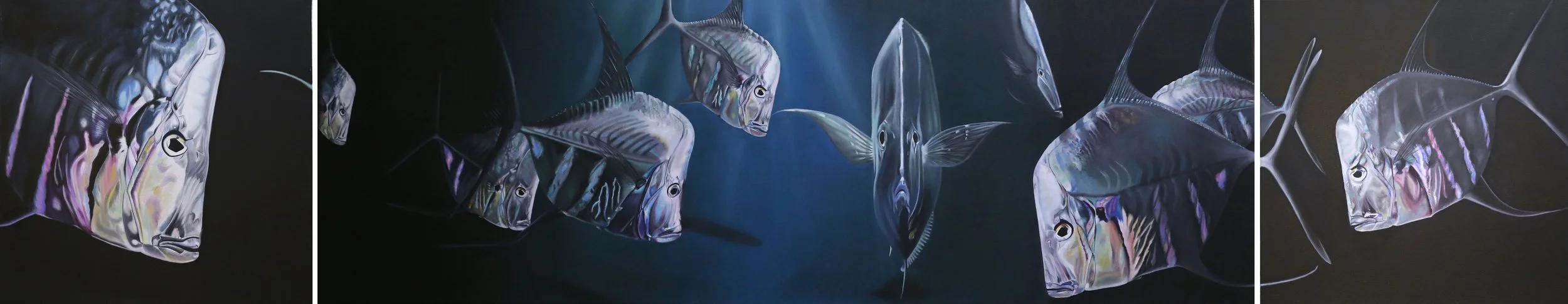 Bodengucker Fische metallisch glänzend, in wundervollen Regenbogenfarben. Ein dreiteiliges Gemälde, wie ein Fenster zum Meer.