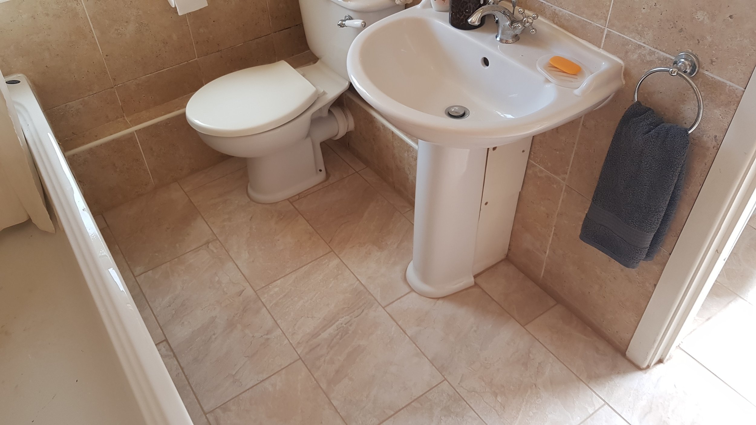 Quick Floor Tile Freshen Up