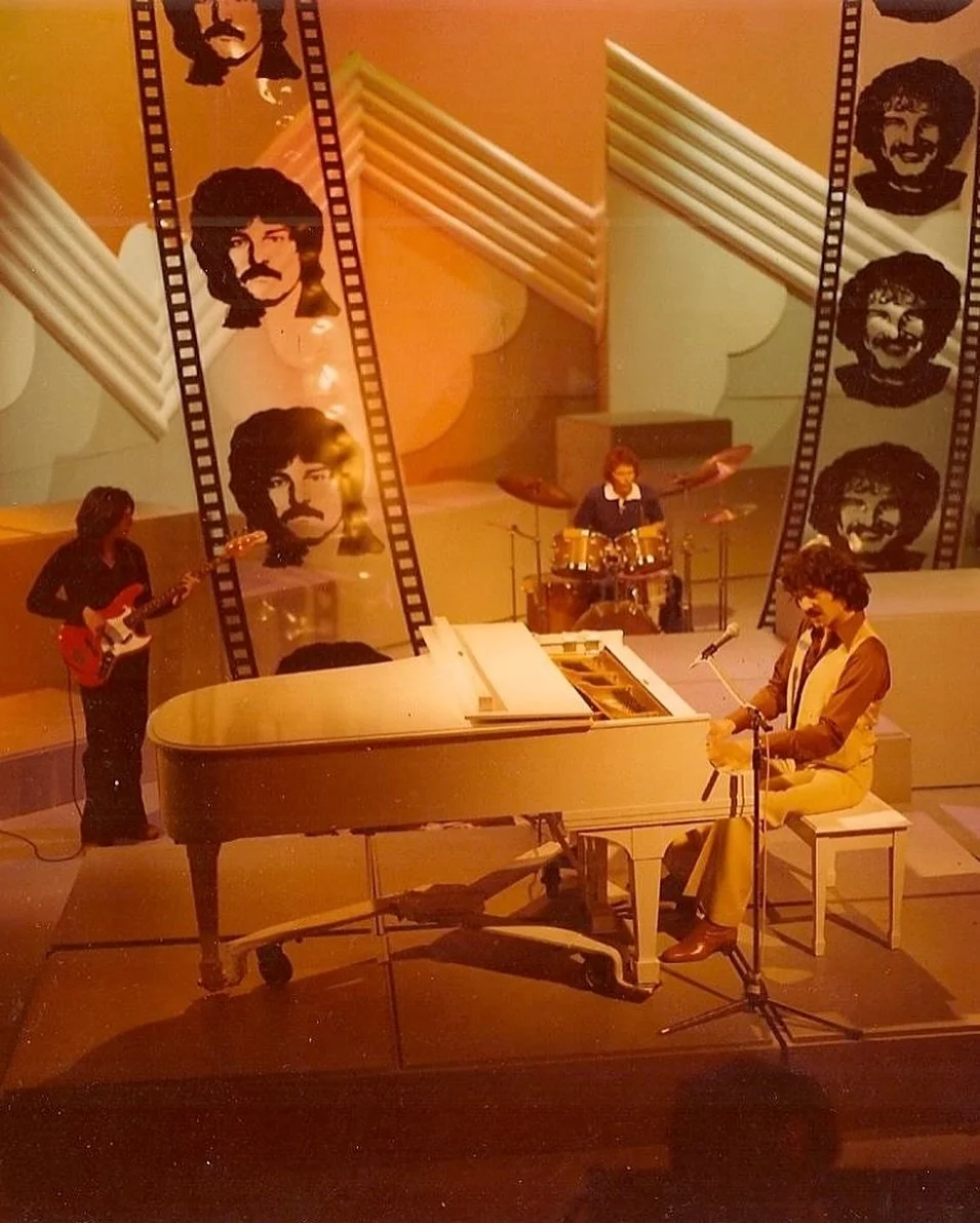 On the set of my 1977 CBC television special with Ian Gardiner on bass and the legendary Jim Gordon on drums. They were a part of my touring band for many years.