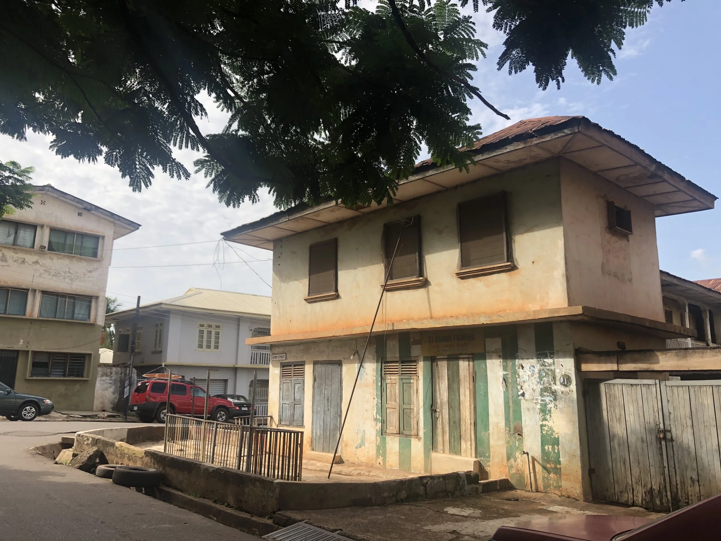 an old house in an older part of Enugu city (tbc)