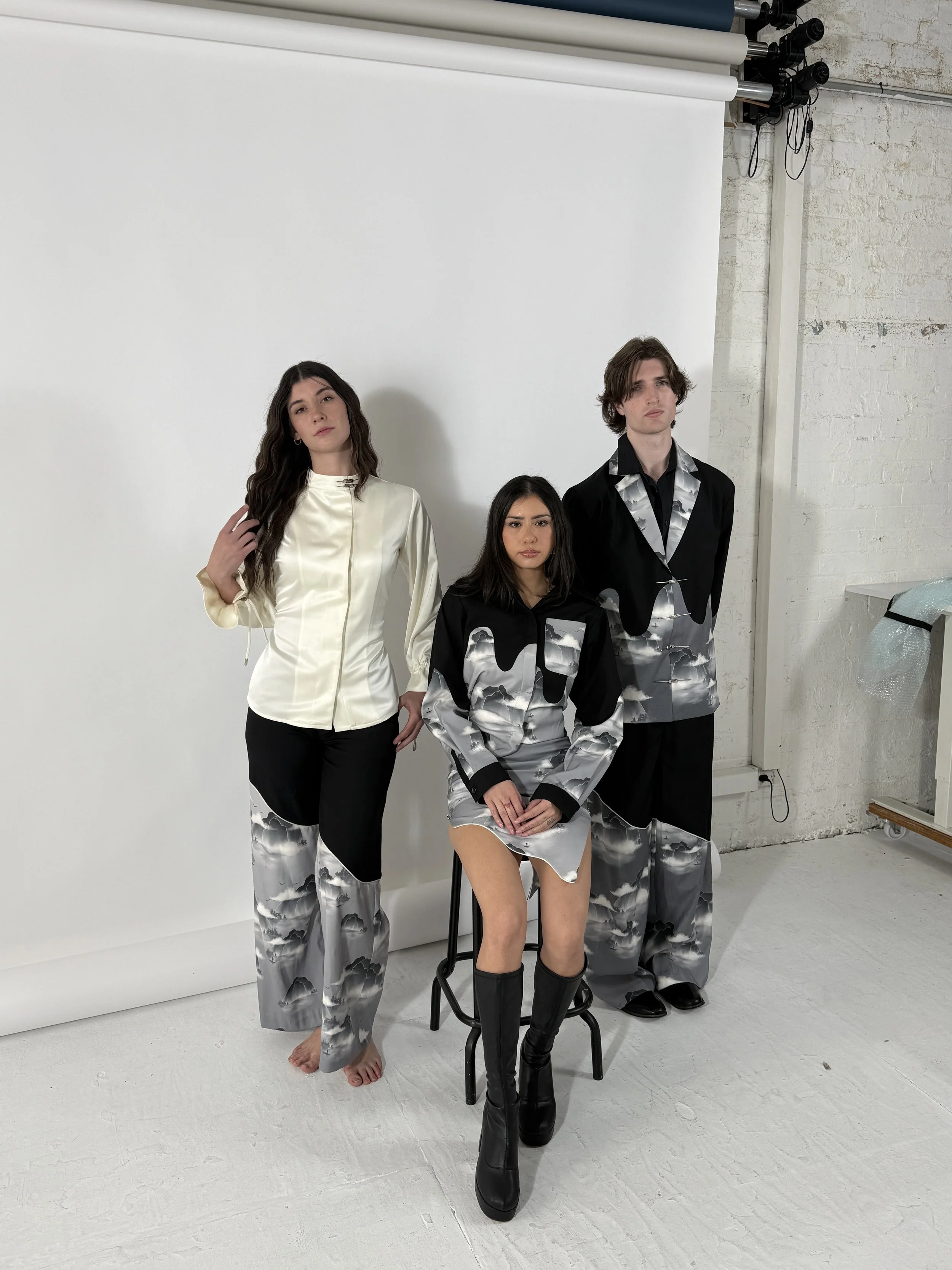 Models in indistinct clothing