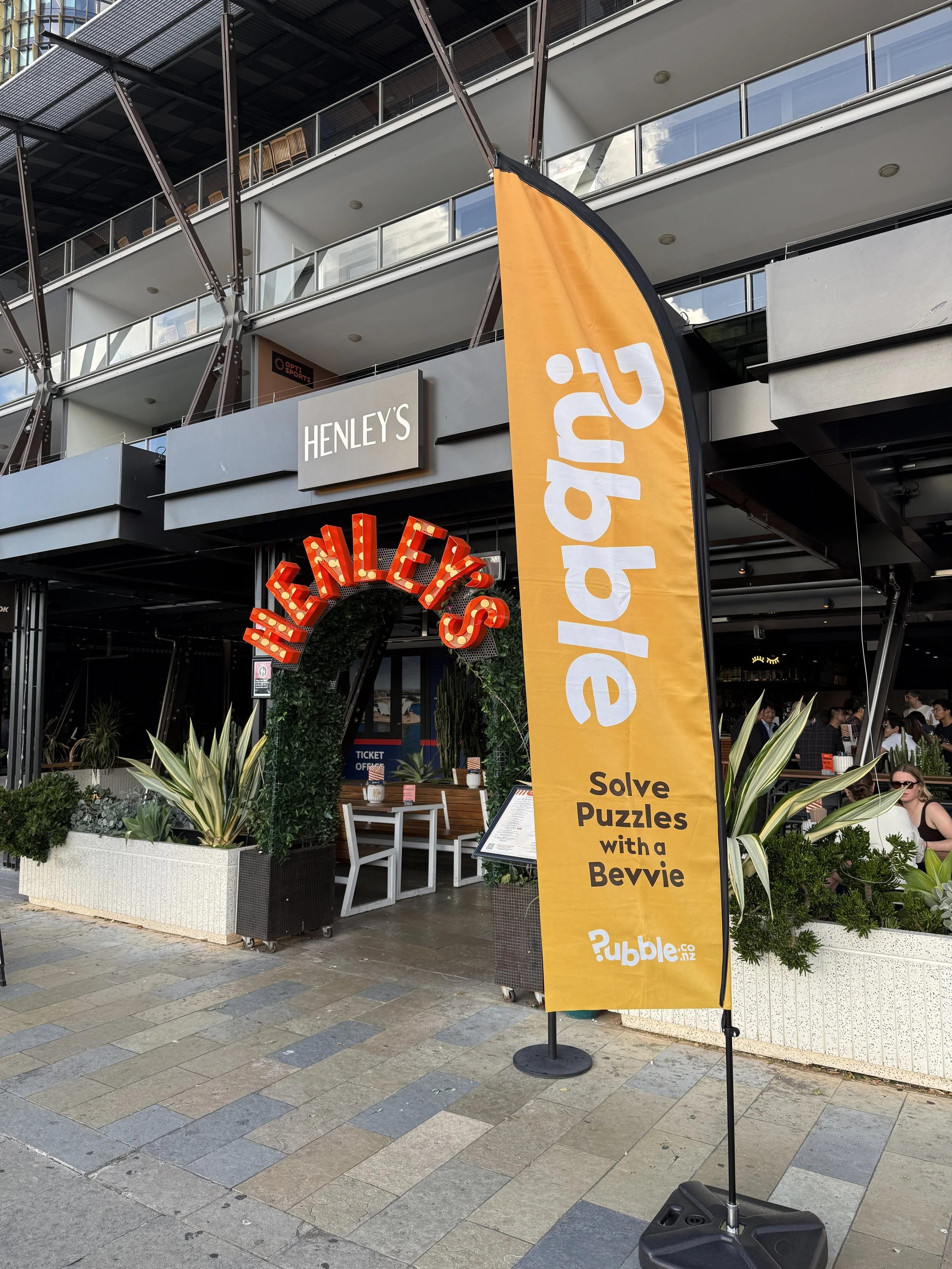 Pubble Signange and Henley's Bar & Kitchen