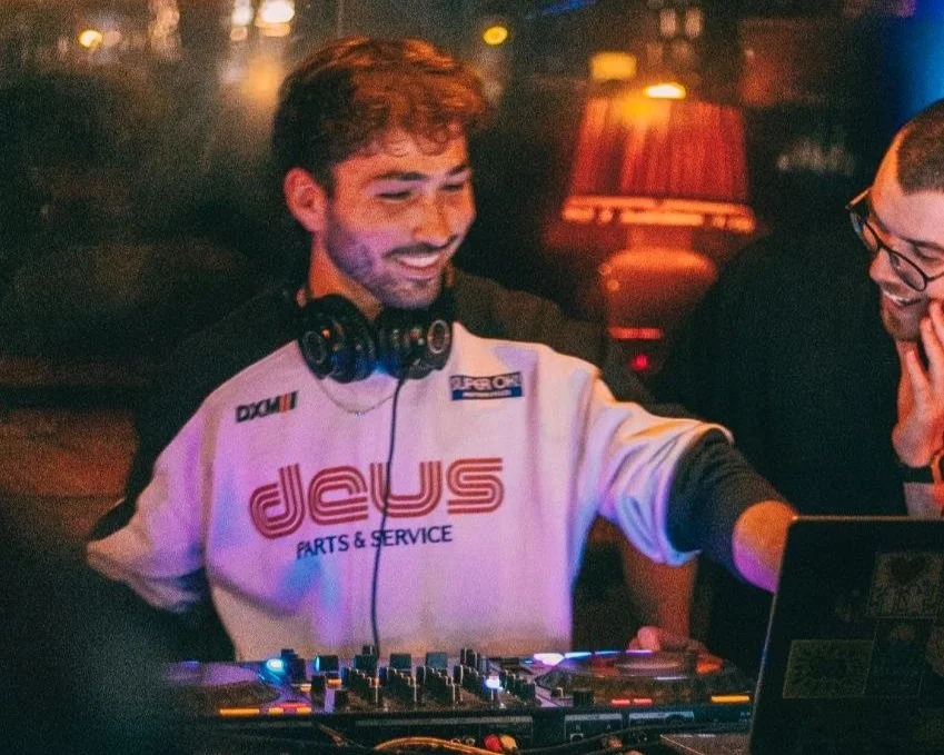 DJ Fish Eggs pune muzică la festivalul Obciniada.