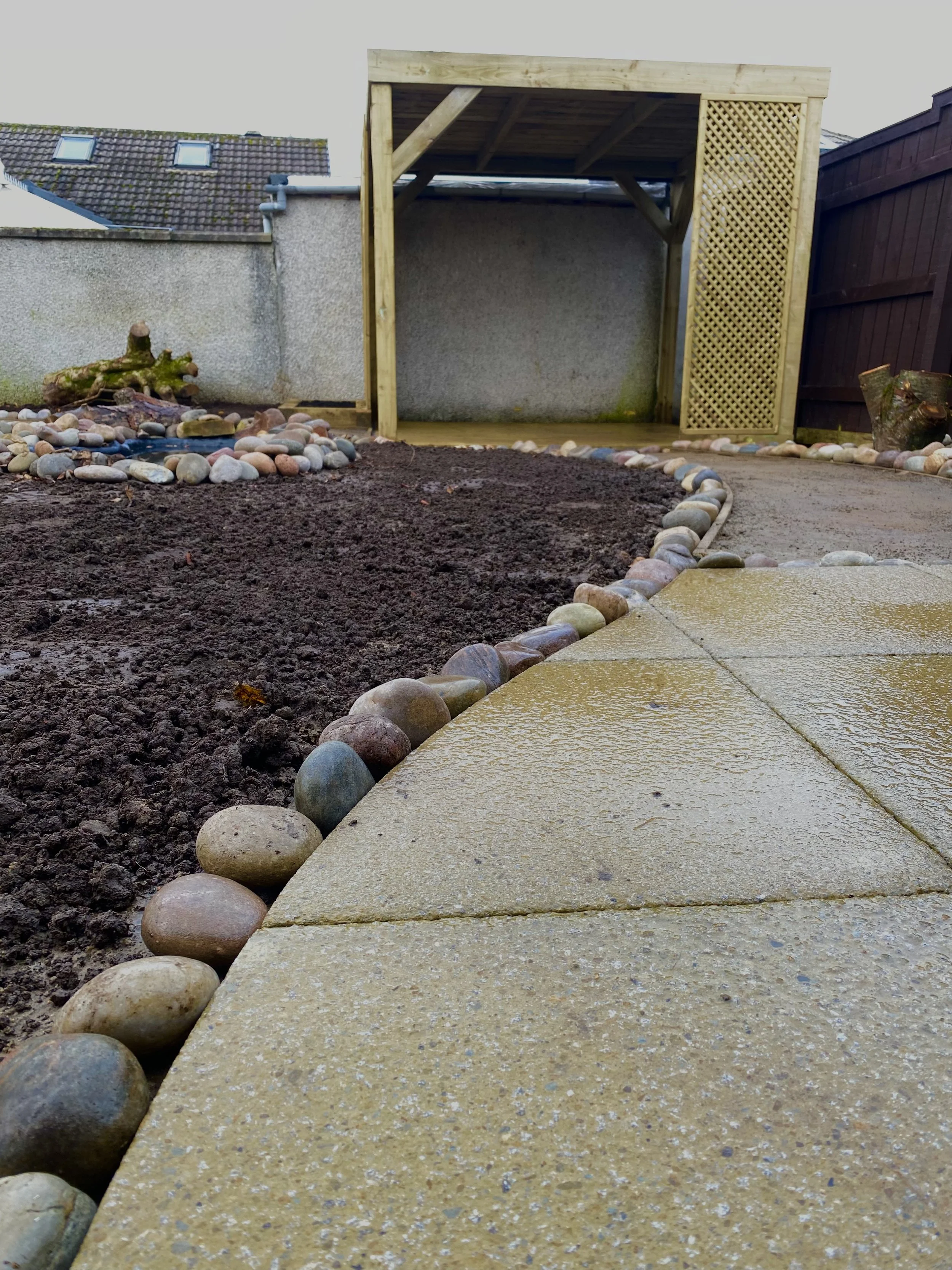 curved patio and pergola