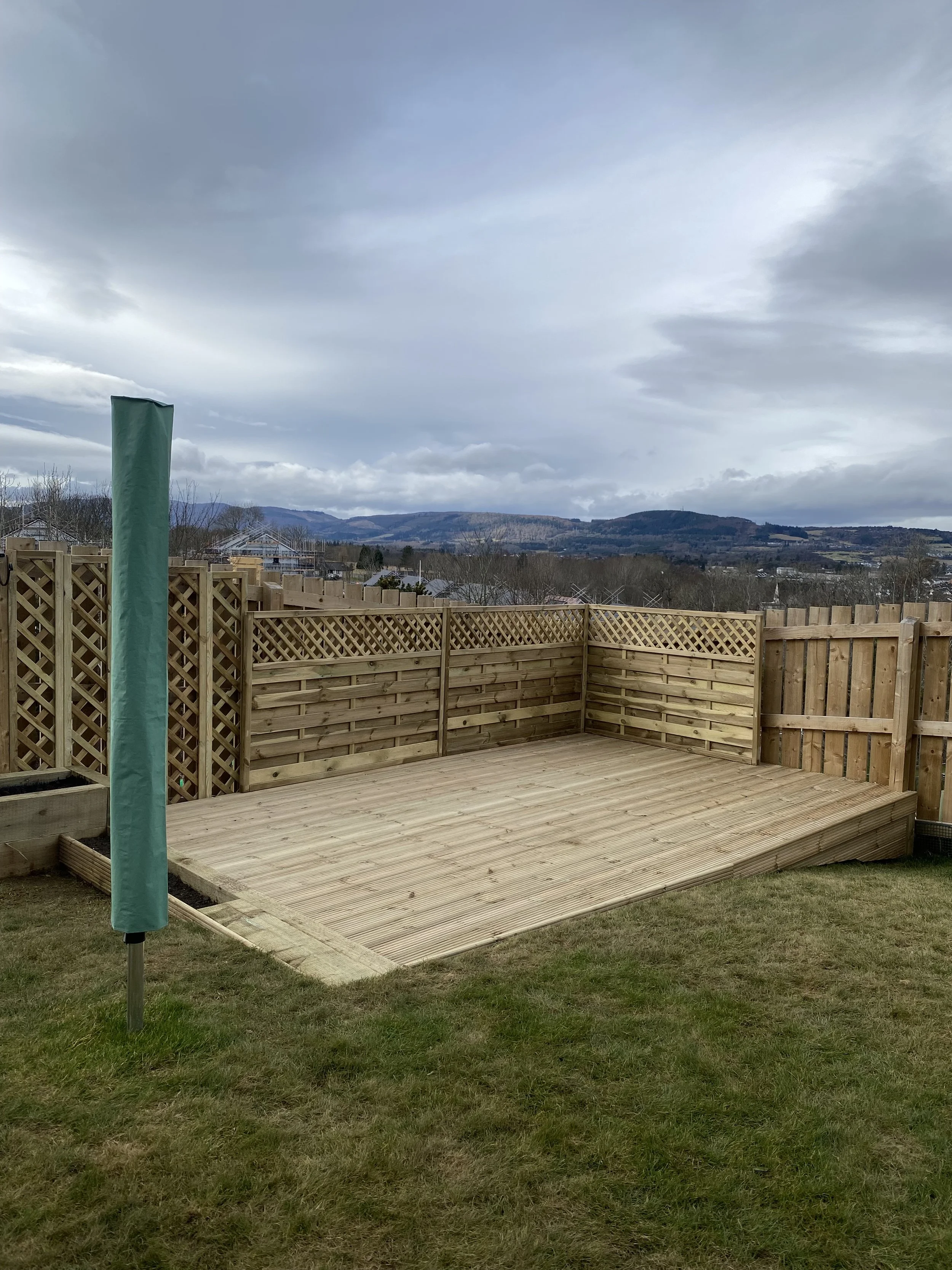 bespoke raised deck and trellis
