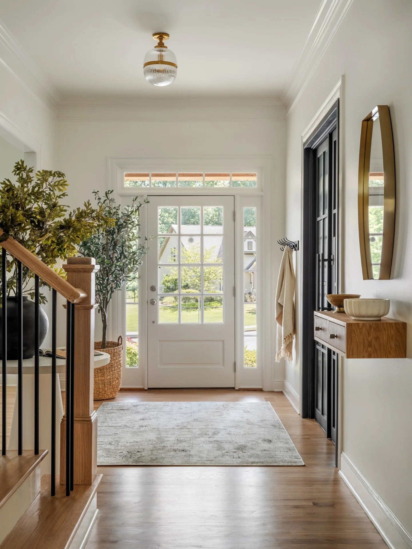 That moment when you walk into your home and the process was worth it. Well designed interiors should be a backdrop for your busy life. Homes that are grounded in natural light and quality materials is always the goal for us.

As we approach some col