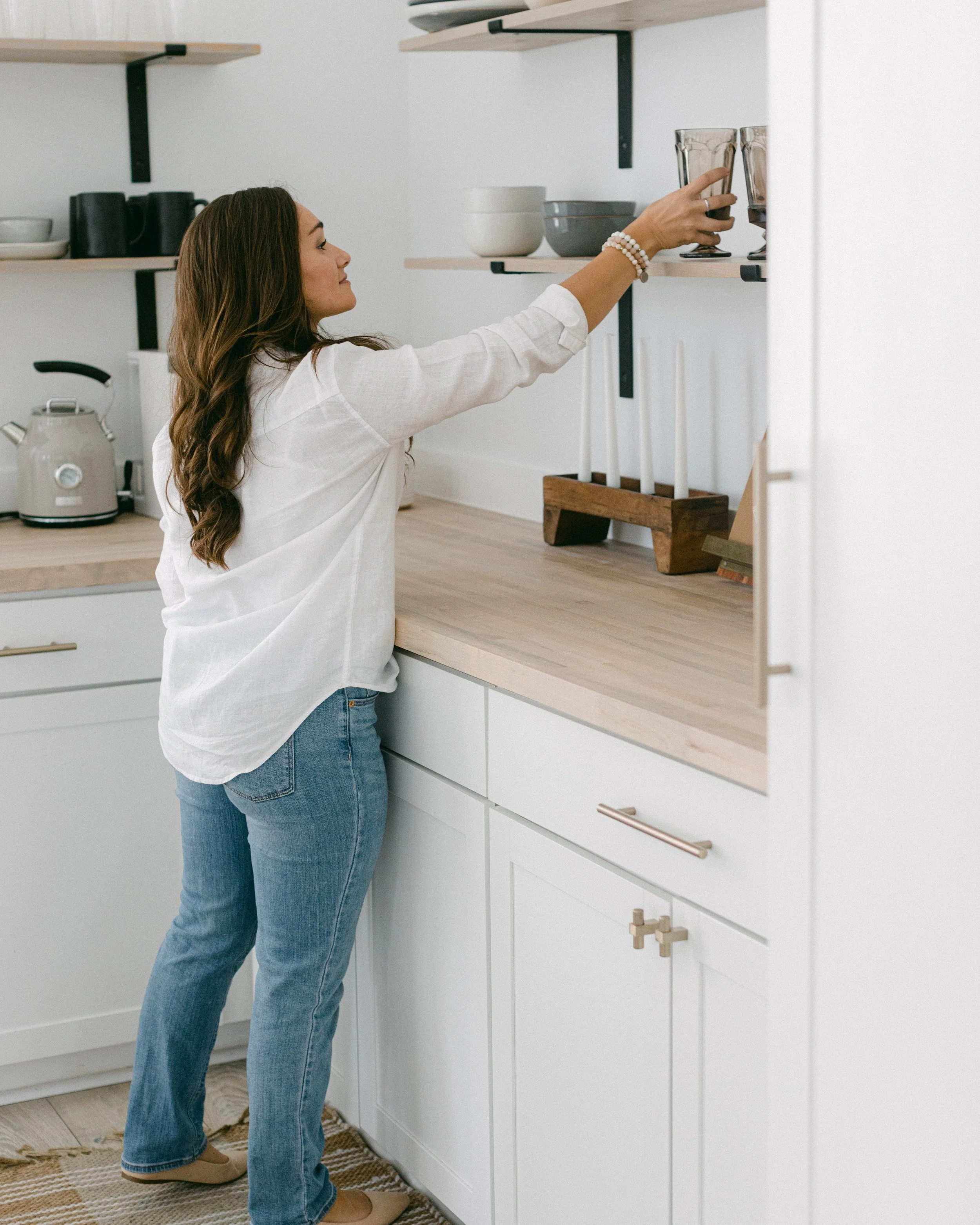 As we reach the end of October, I always find myself drawn to the final layers that make a home feel ready for the season ahead.

Styling is not about adding more just to fill a space. It is about finding the right balance, adjusting the small detail