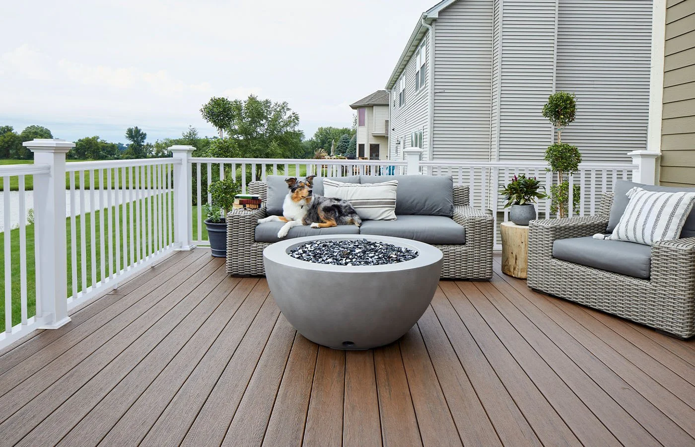 TimberTech_Dark-Roast_Legacy-Collection_Composite_Decking_Beauty-1.jpg
