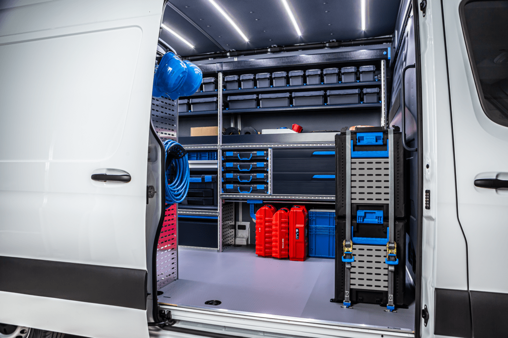 2019-11-04-MB-Sprinter-Globelyst-4_Seitentueransicht-1024x683.png