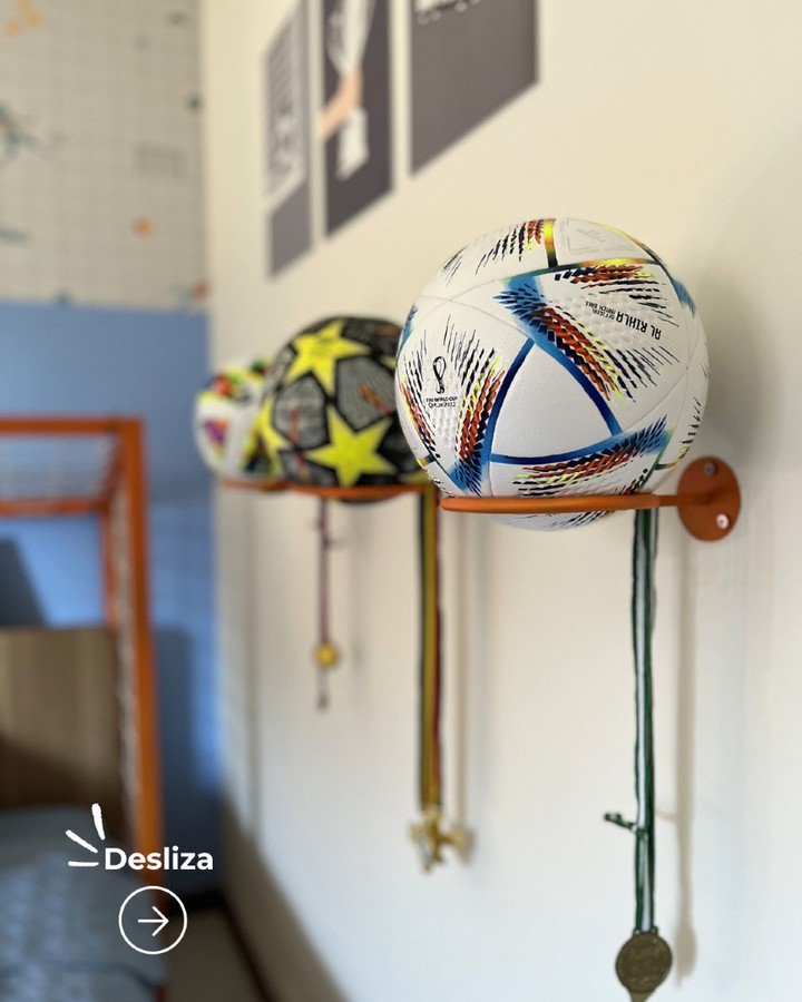 Un cuarto infantil no se dise&ntilde;a desde lo visual,
sino desde c&oacute;mo se vive&hellip; 🤗

En este caso, cada detalle fue pensado
para acompa&ntilde;ar a Yair:

Organizadores a su alcance 📚
Zonas claras y funcionales 👀
Elementos que inspira