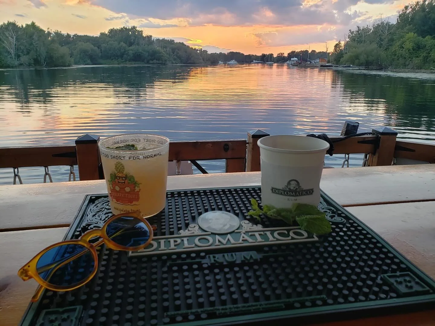 NEW SIPS ON DECK 🍹🔥
September nights just got a glow-up. We&rsquo;re introducing two new feature cocktails to keep the vibes flowing:

✨ The Palapa Hot Toddy &ndash; warm, spiced, and cozy enough to take the chill off the lake

✨ The Palapa Mule &n