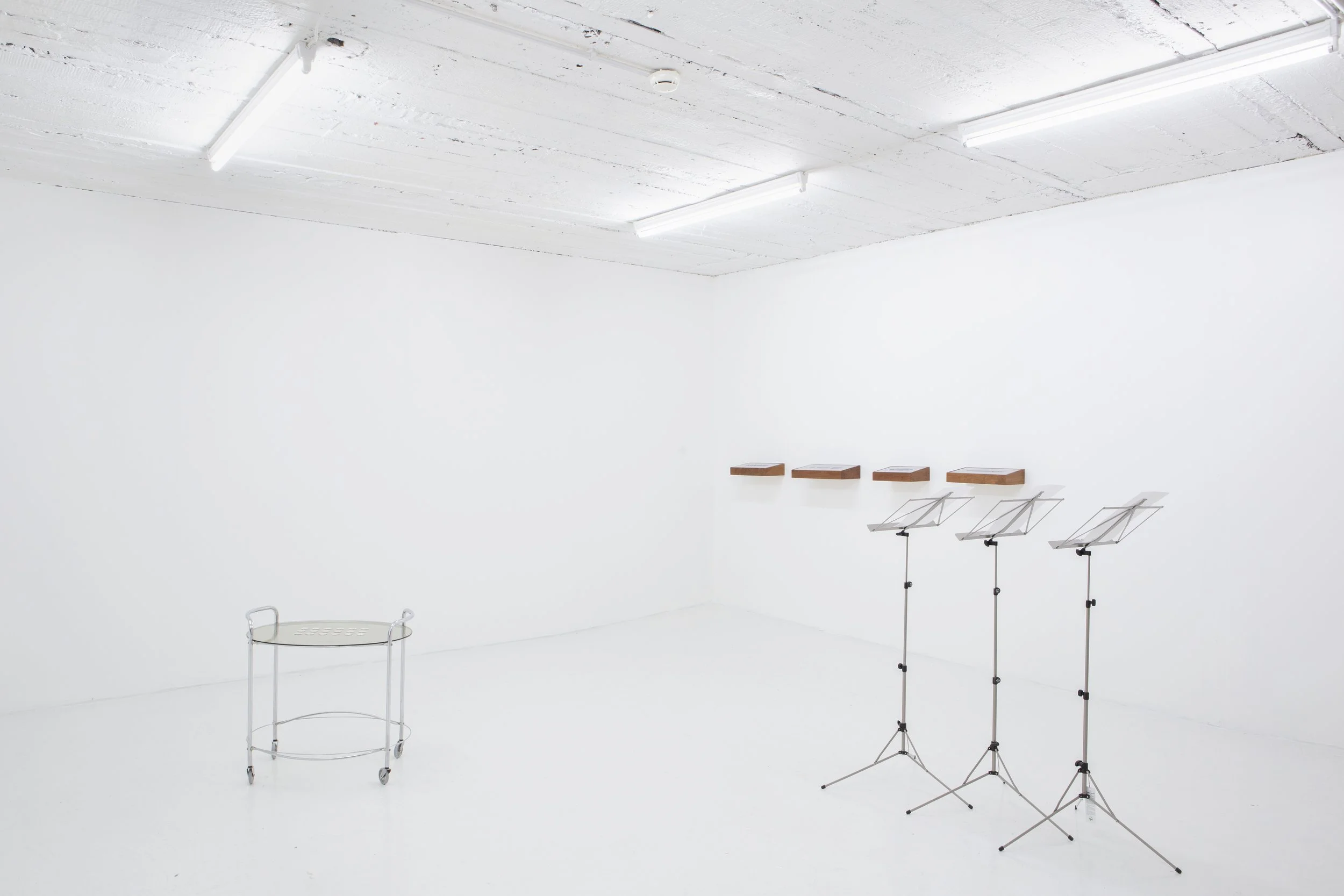 Overview of the exhibition 1.1, Sunnyside, 2025. Works on the floor: Linn Nora Henz, Heidi Holmström.
