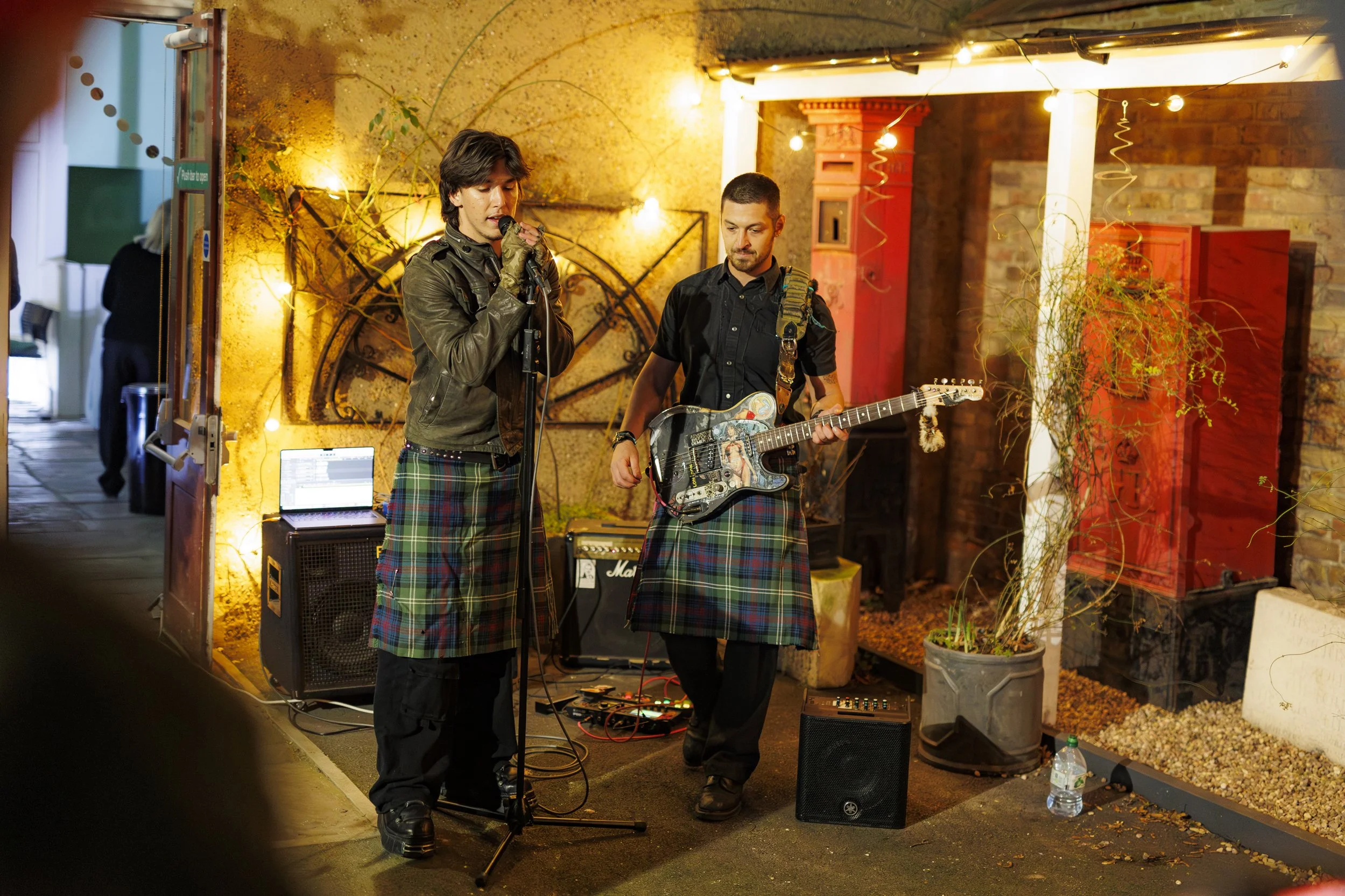 R6LW3017-AllyPally-BruceCastle-060225-LloydWinters-WEB.jpg