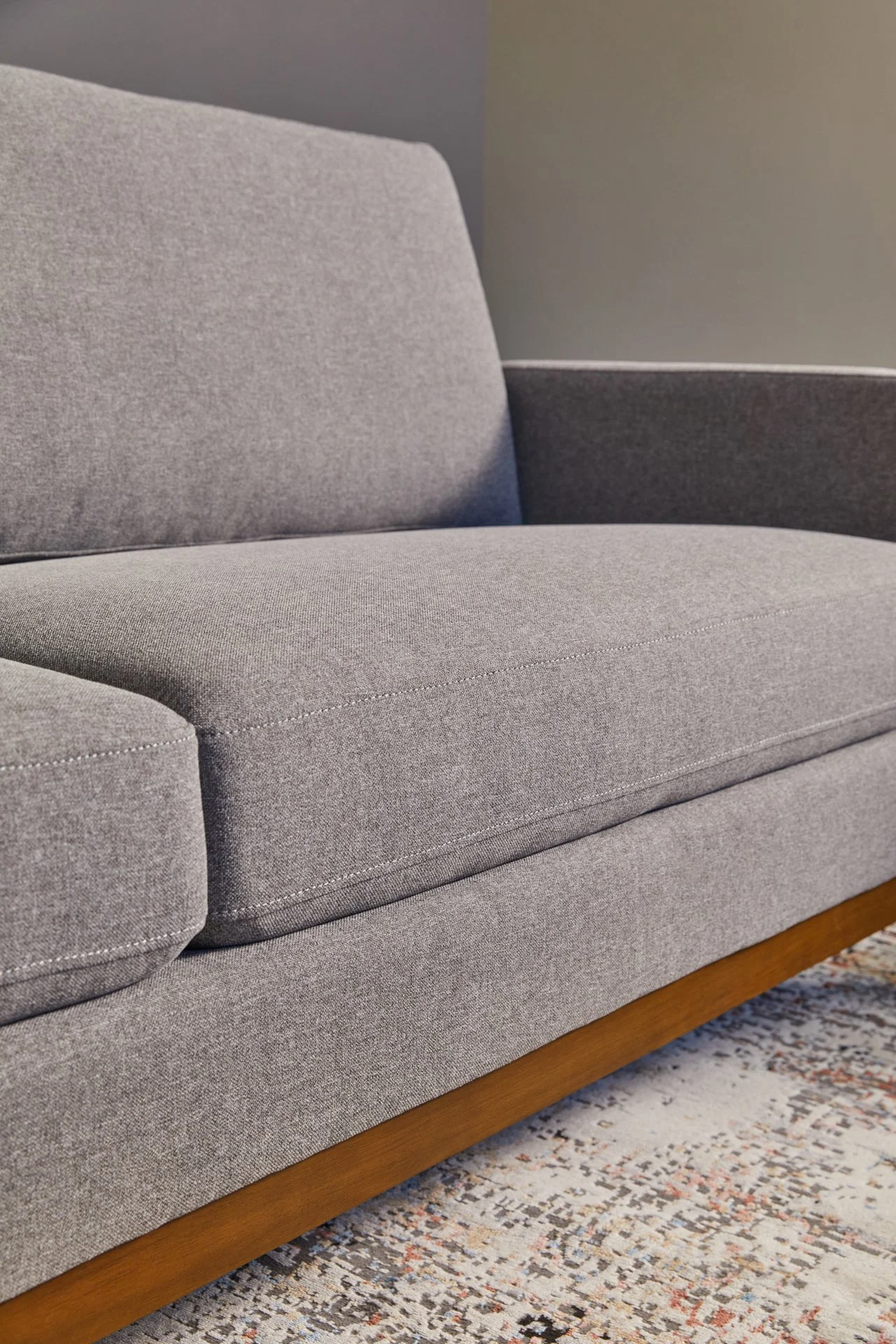 Modern_Furniture_Drexel_RowanV1_1335-B8_web.jpg