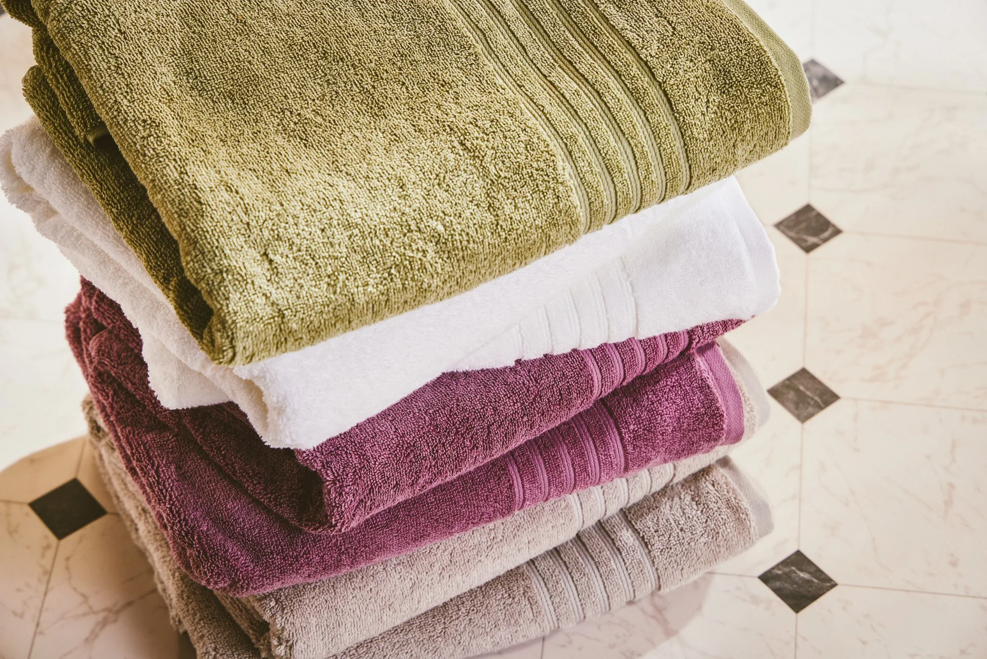 COMP_VALUE_BROYHILL_BATH_TOWELS_AND_RUGS-B0-1_web.jpg